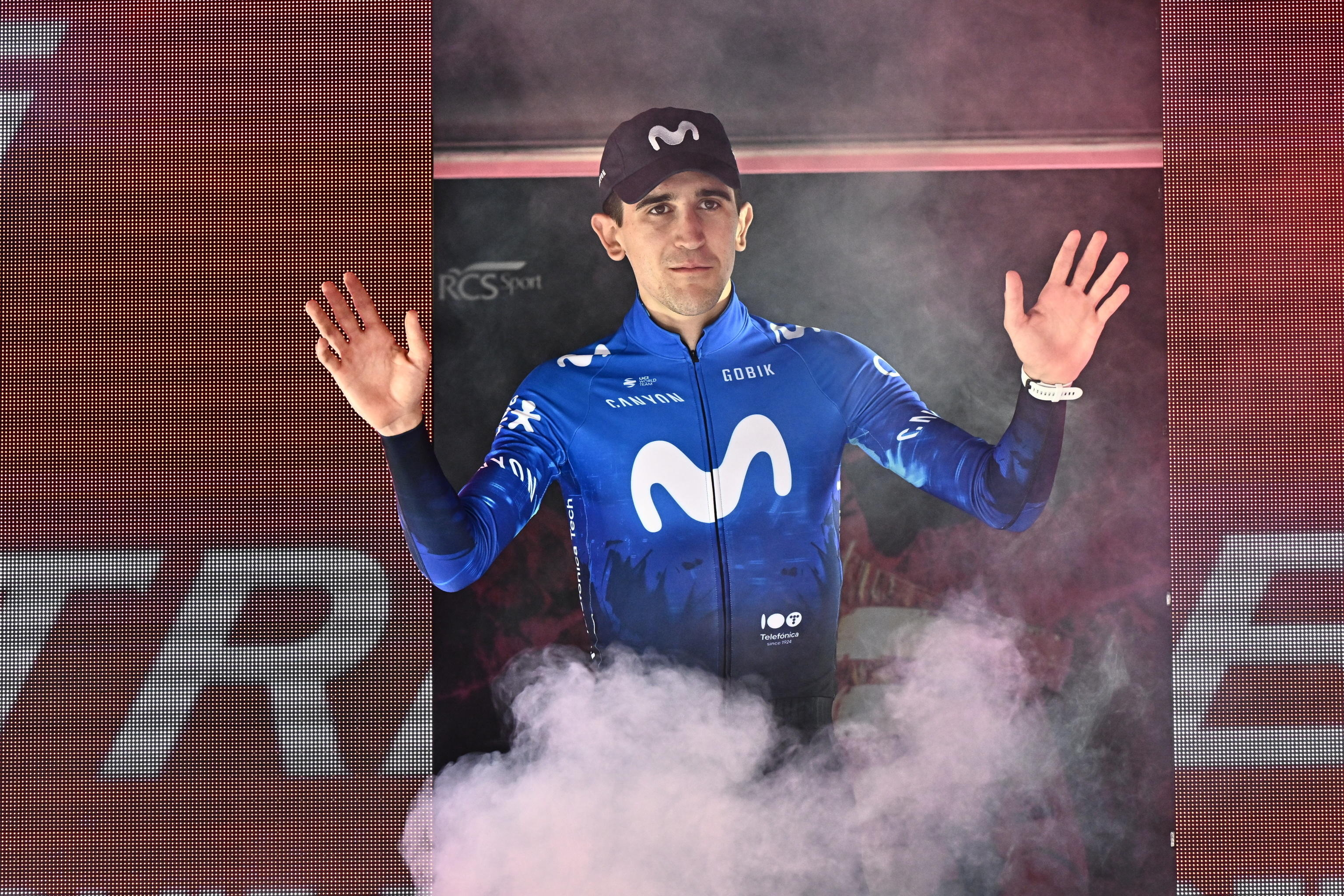 Pelayo Sanchez, en el podio del Giro de Italia.