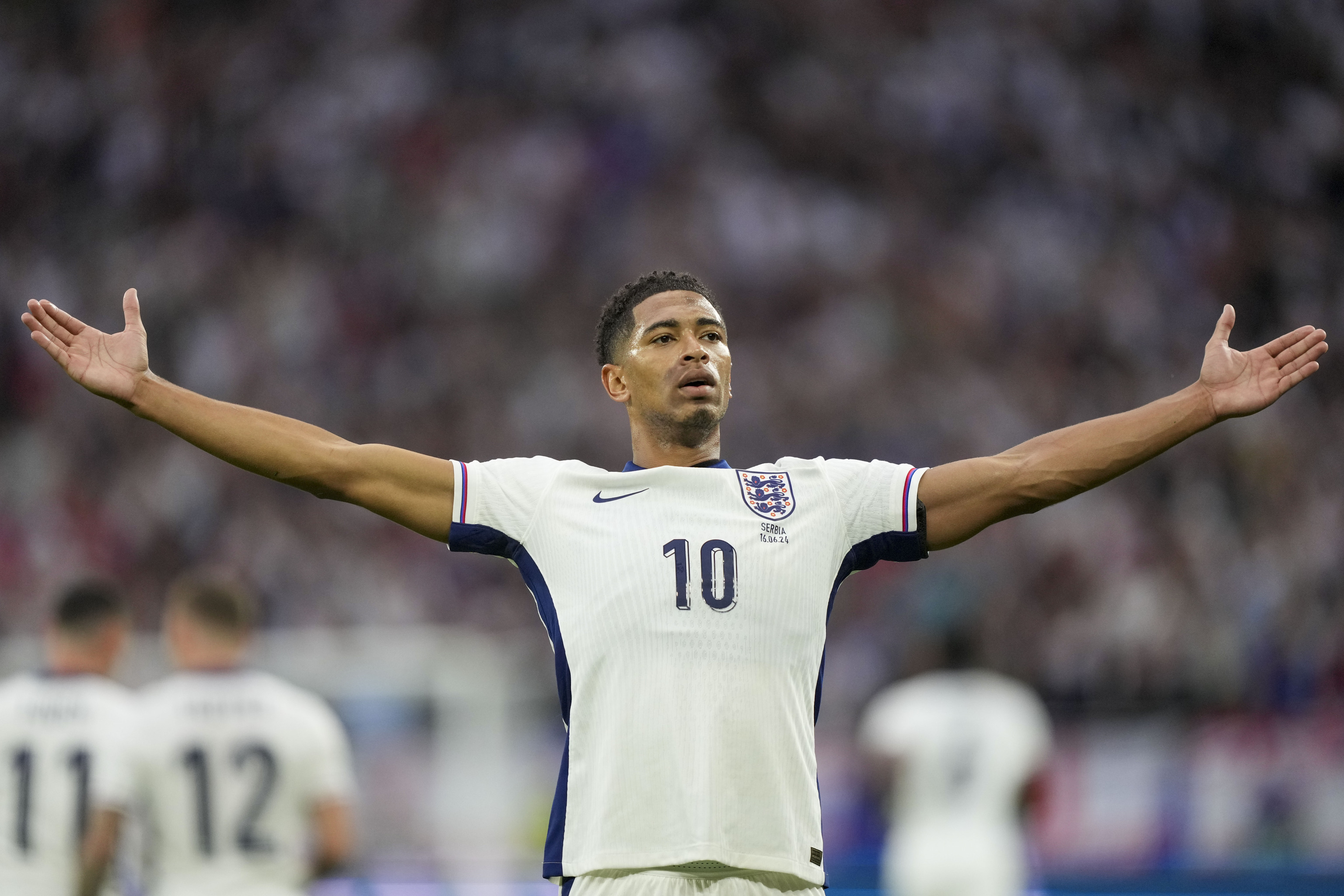 Jude  lt;HIT gt;Bellingham lt;/HIT gt; celebra tras anotar un gol para Inglaterra ante Serbia en el partido del Grupo C de la Eurocopa, el domingo 16 de junio de 2024, en Gelsenkirchen, Alemania. (AP Foto/Martin Meissner)