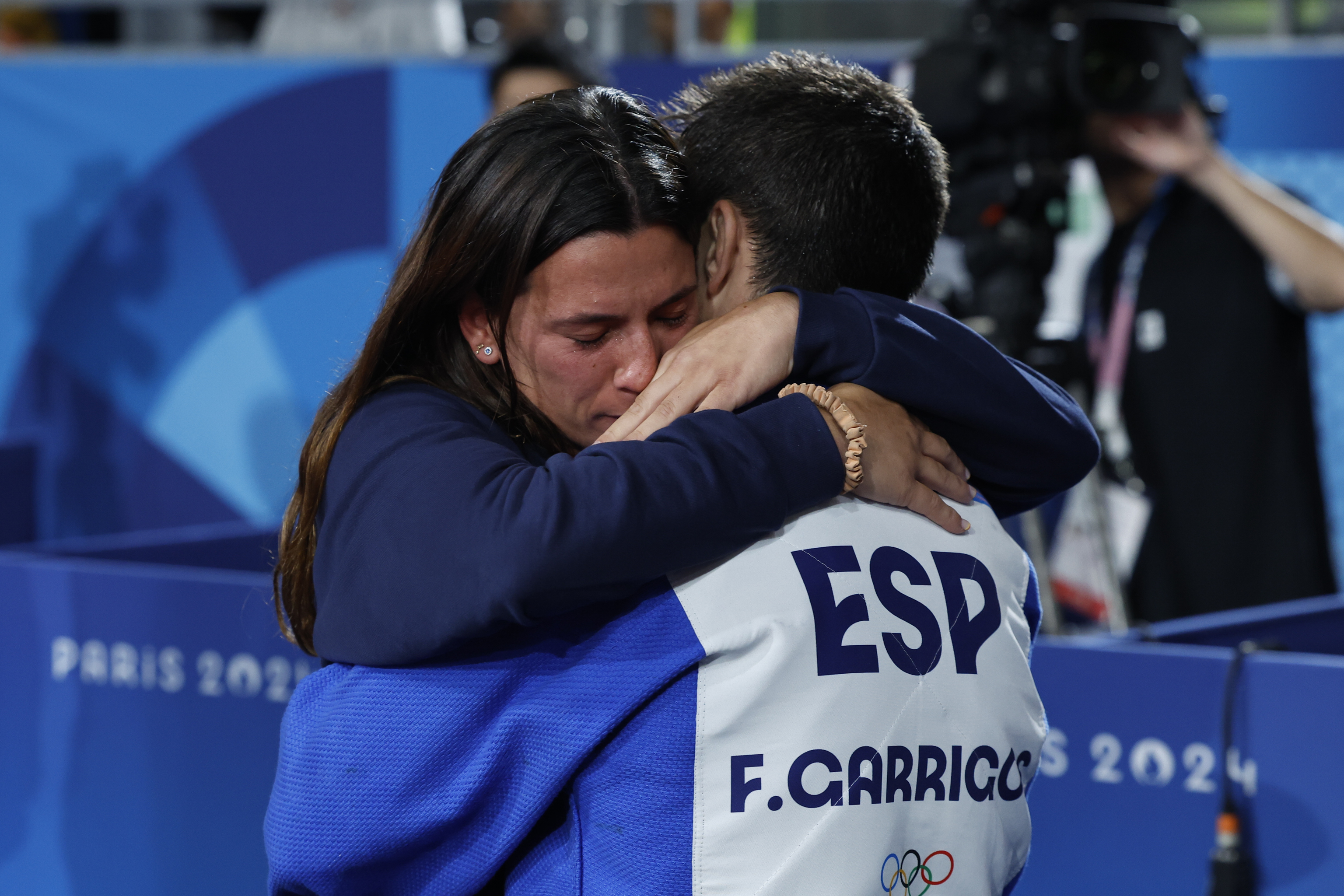 Fran Garrigos y su novia, Ana Pérez Box, tras lograr el bronce.