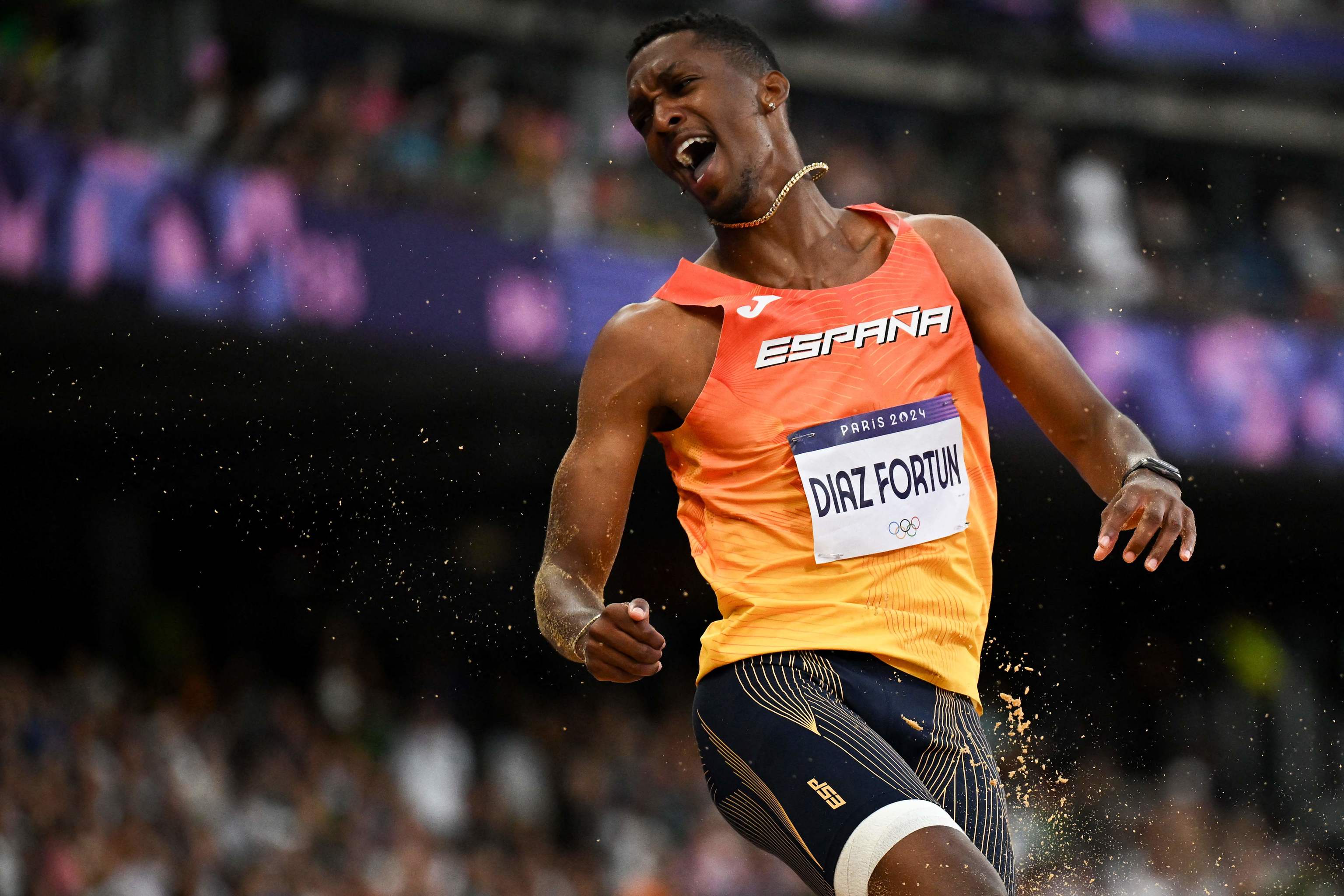 Jordan Díaz, tras uno de sus saltos en la final.