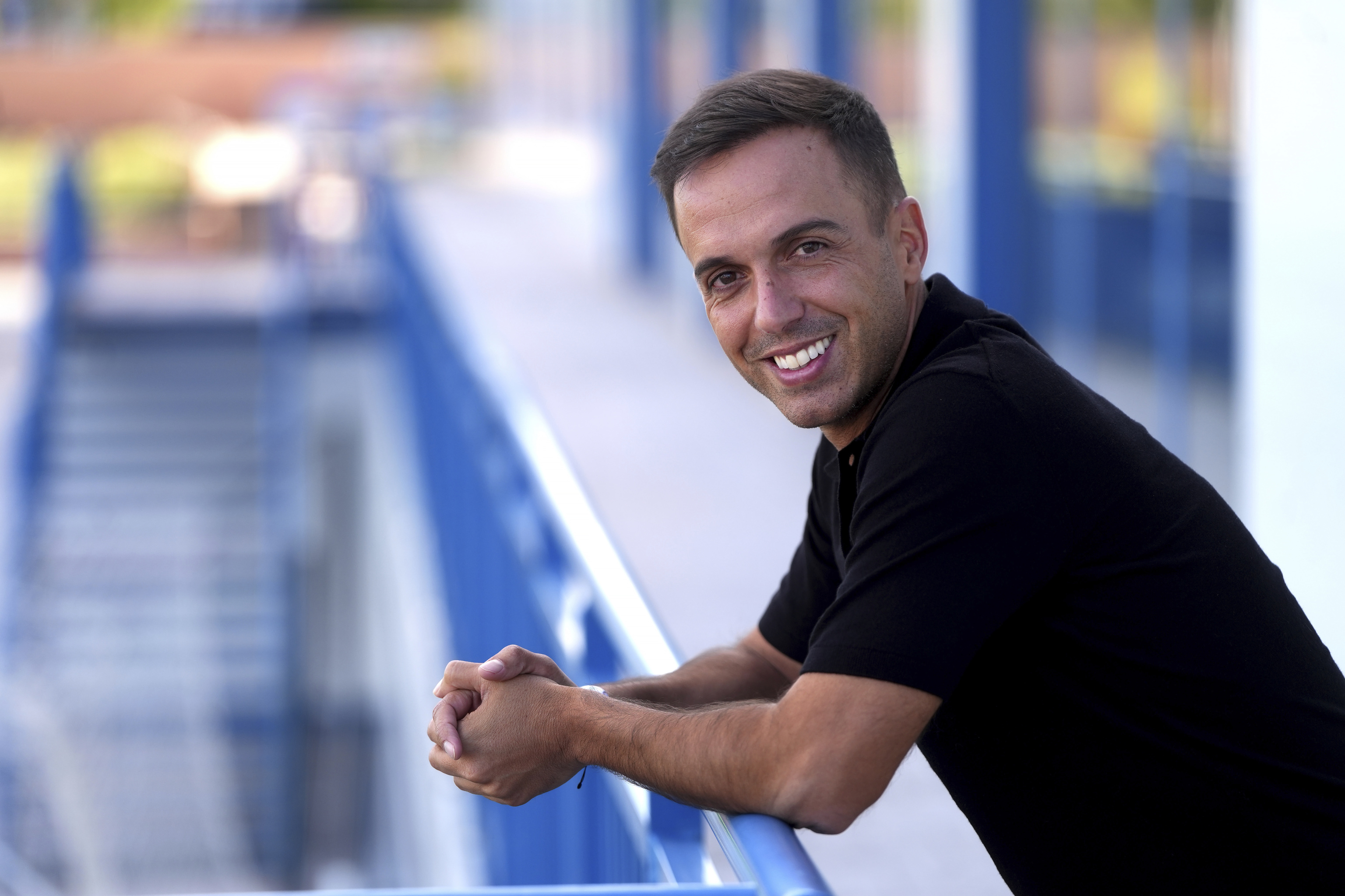 Jiménez, frente a los campos de entrenamiento del Leganés.