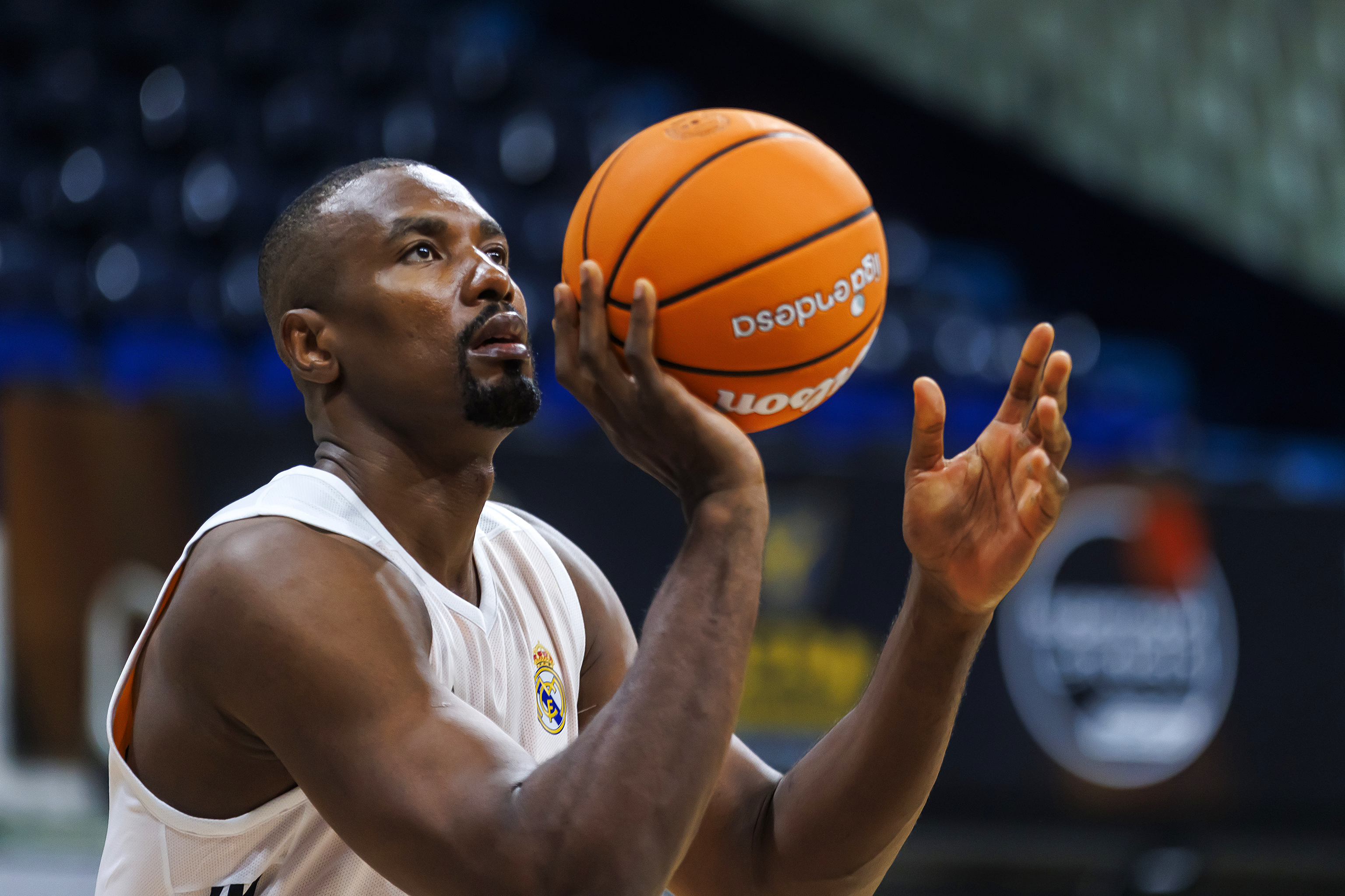 Ibaka, antes de un partido del Real Madrid.