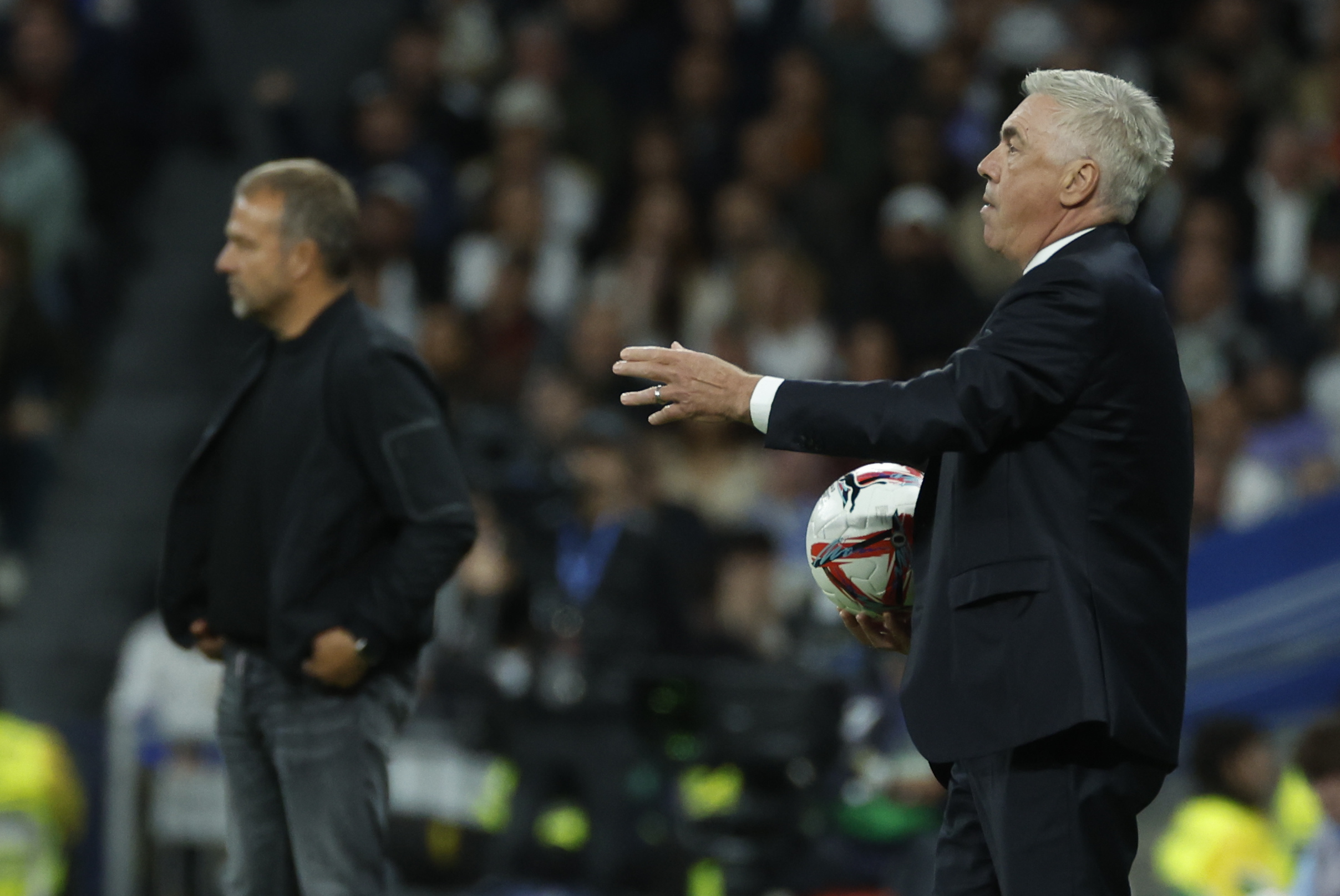 Ancelotti, durante el partido en el Bernabéu.