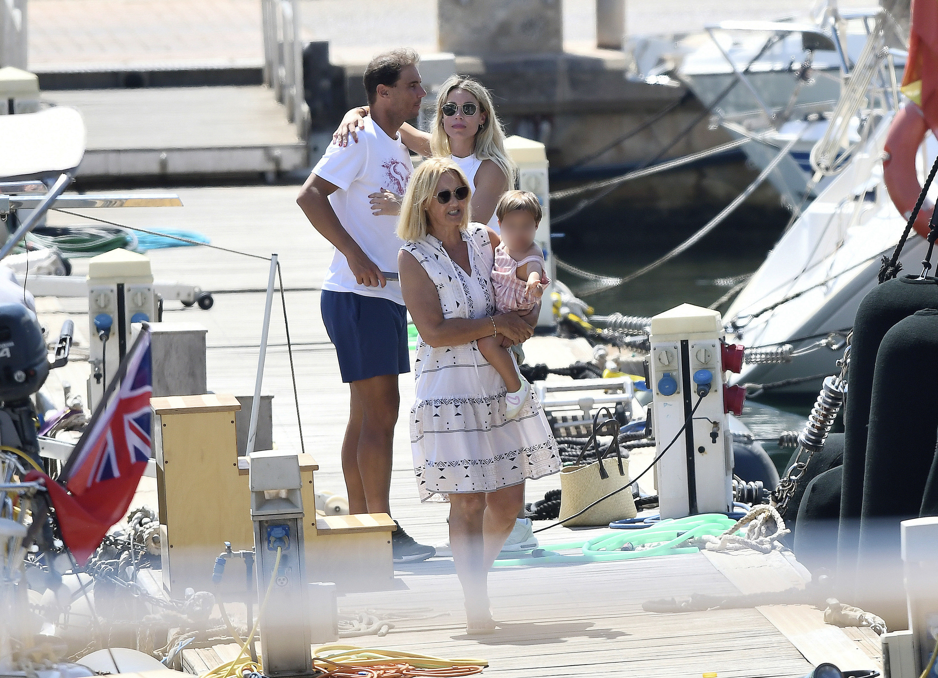 Nadal, junto a su hermana, su madre y su hija.