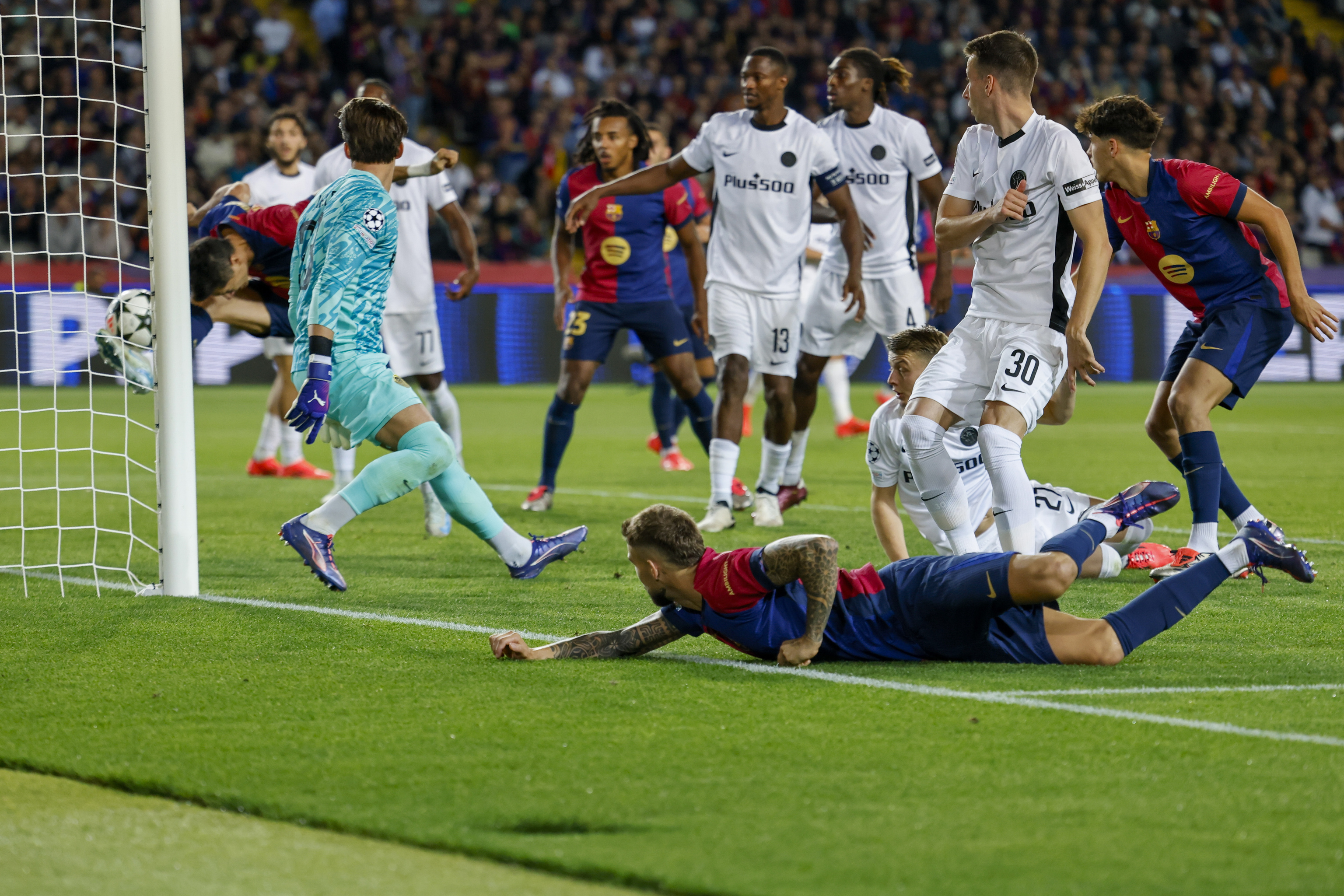Lewandowski anota el 4-0, el martes en el Lluis Companys.