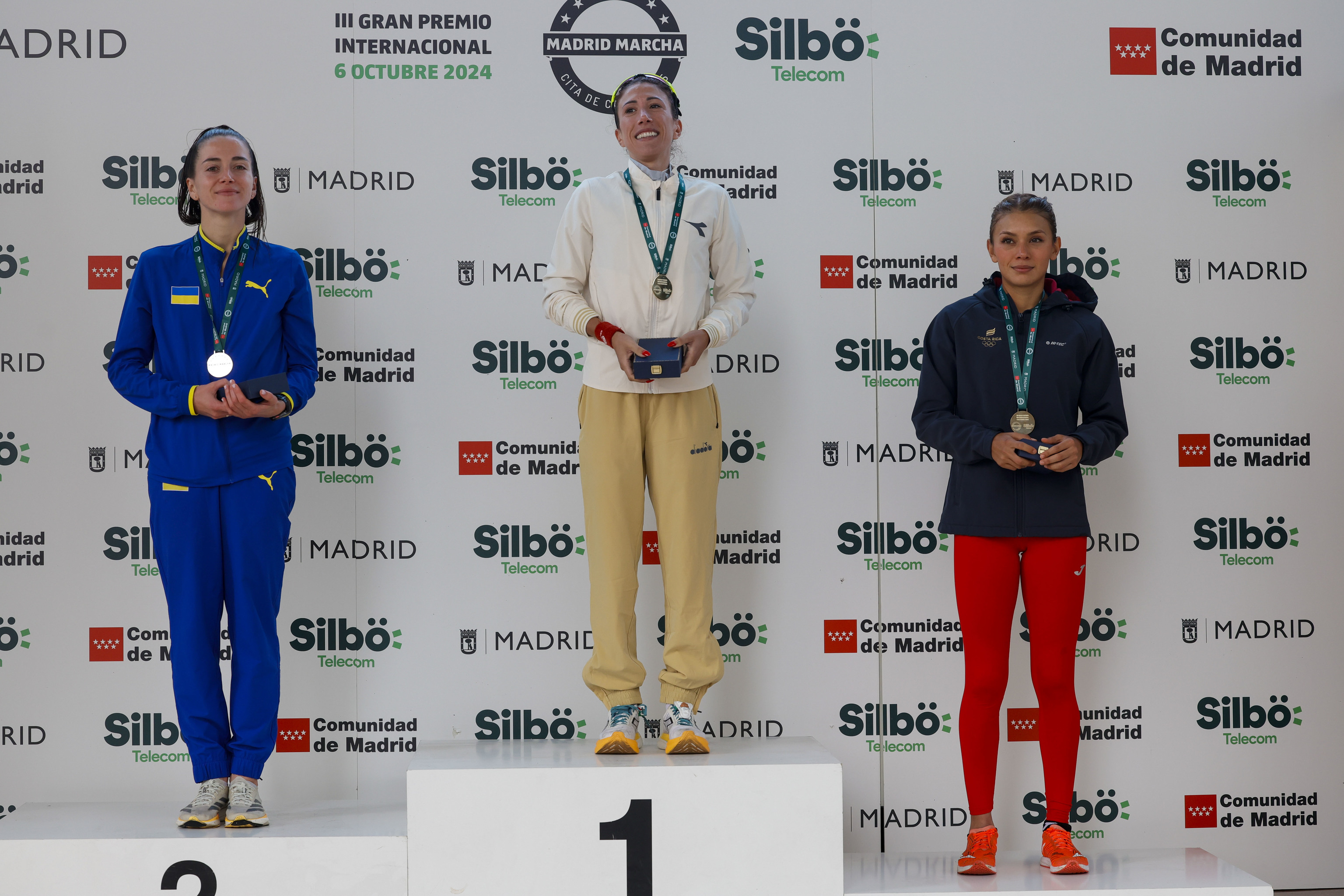 El podio femenino, con la italiana Antonella Palmisano en el primer puesto.