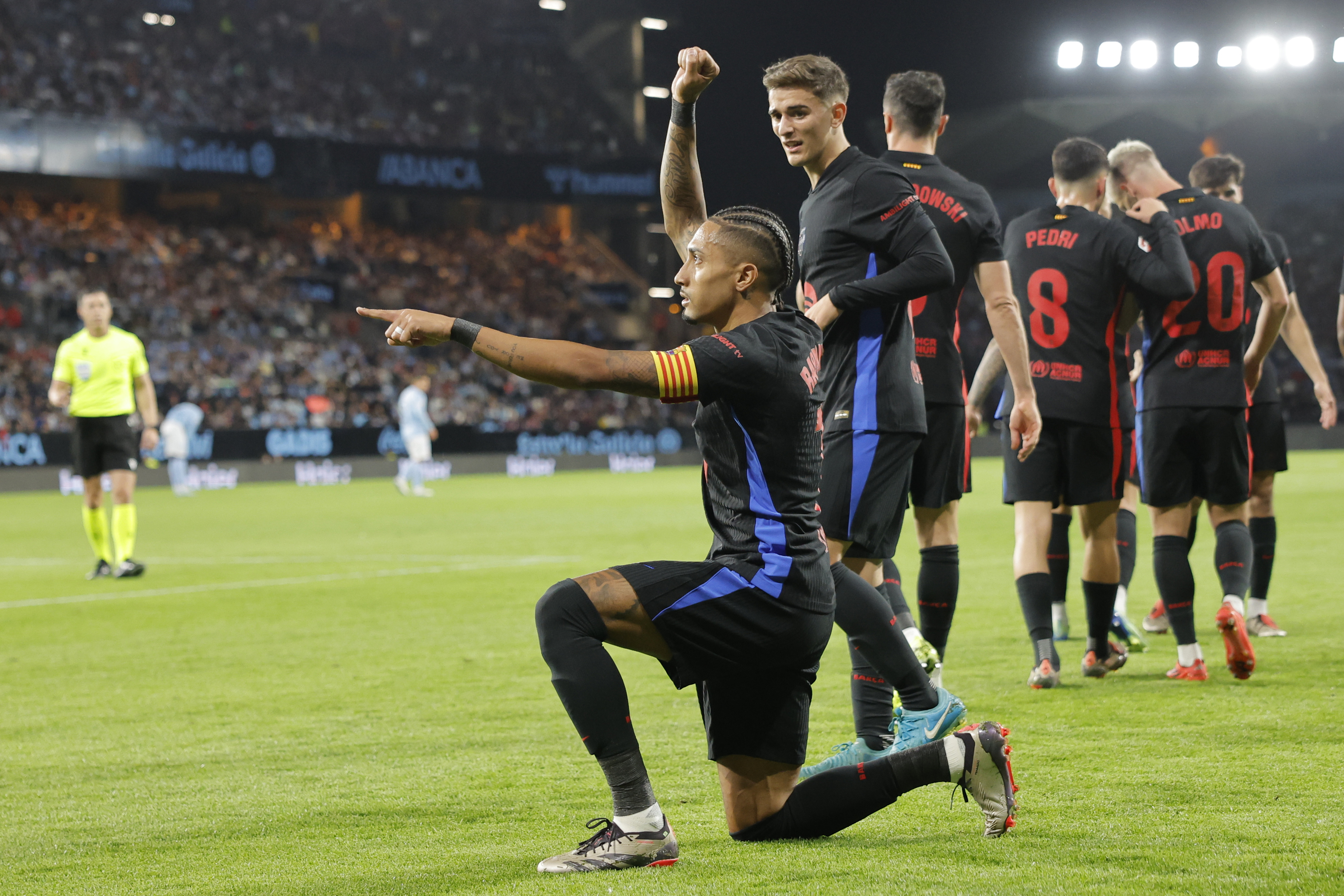 Raphinha celebra el tanto contra el Celta.