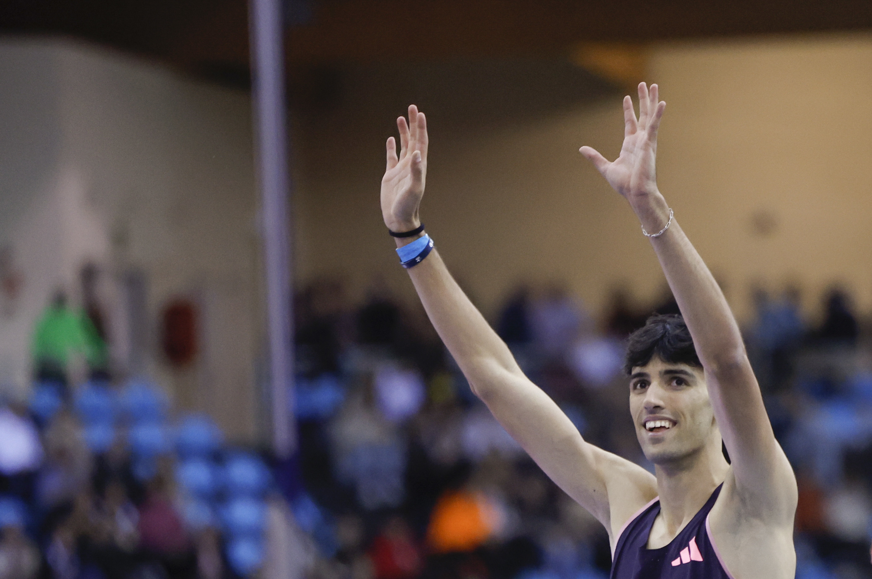 Abel Jordán celebra su victoria en la prueba de 60 metros en los Campeonatos de España.