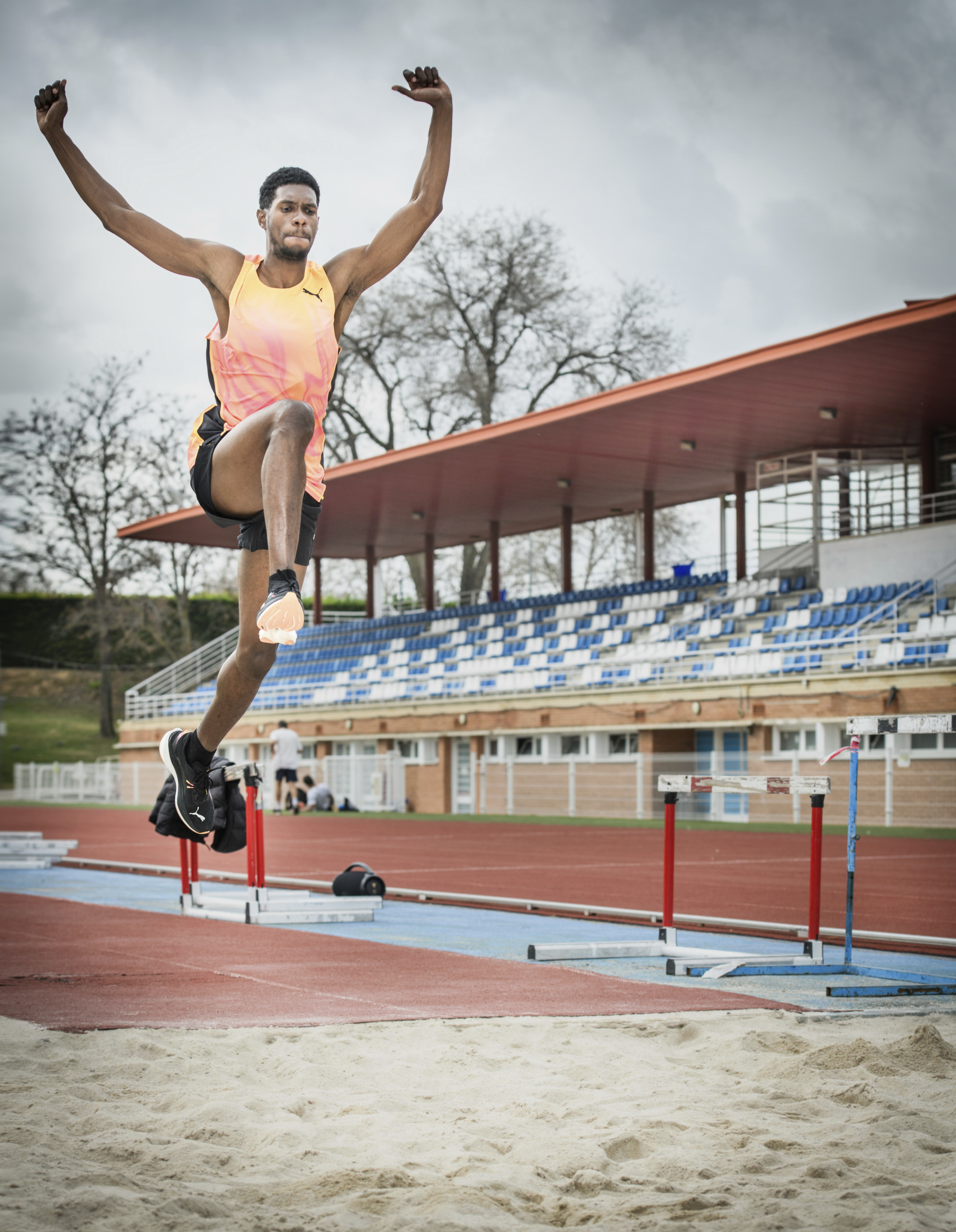 Lester Lescay ejecuta un salto, en Guadalajara.