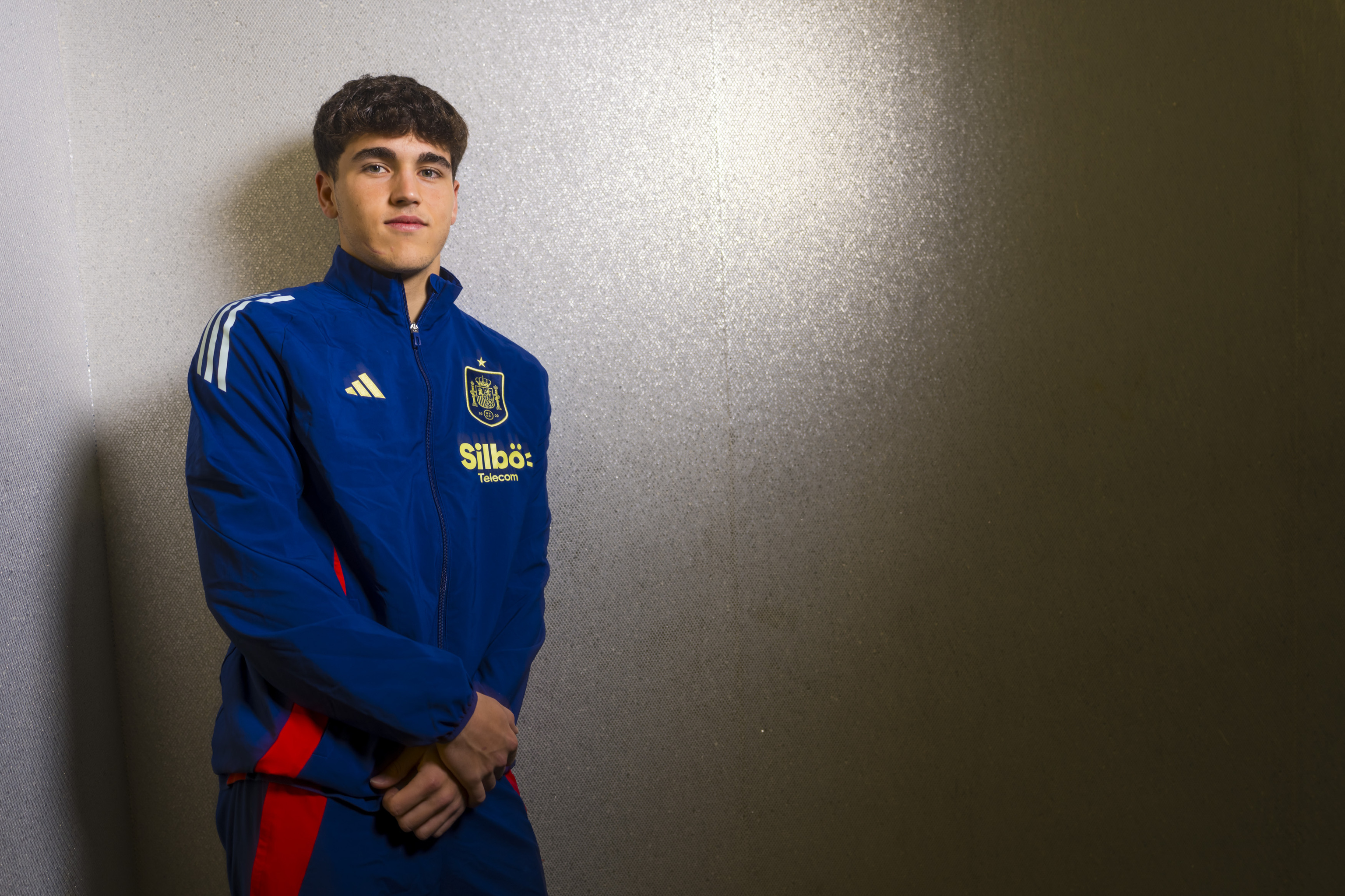 Pau Cubarsí, en la Ciudad del Fútbol de Las Rozas