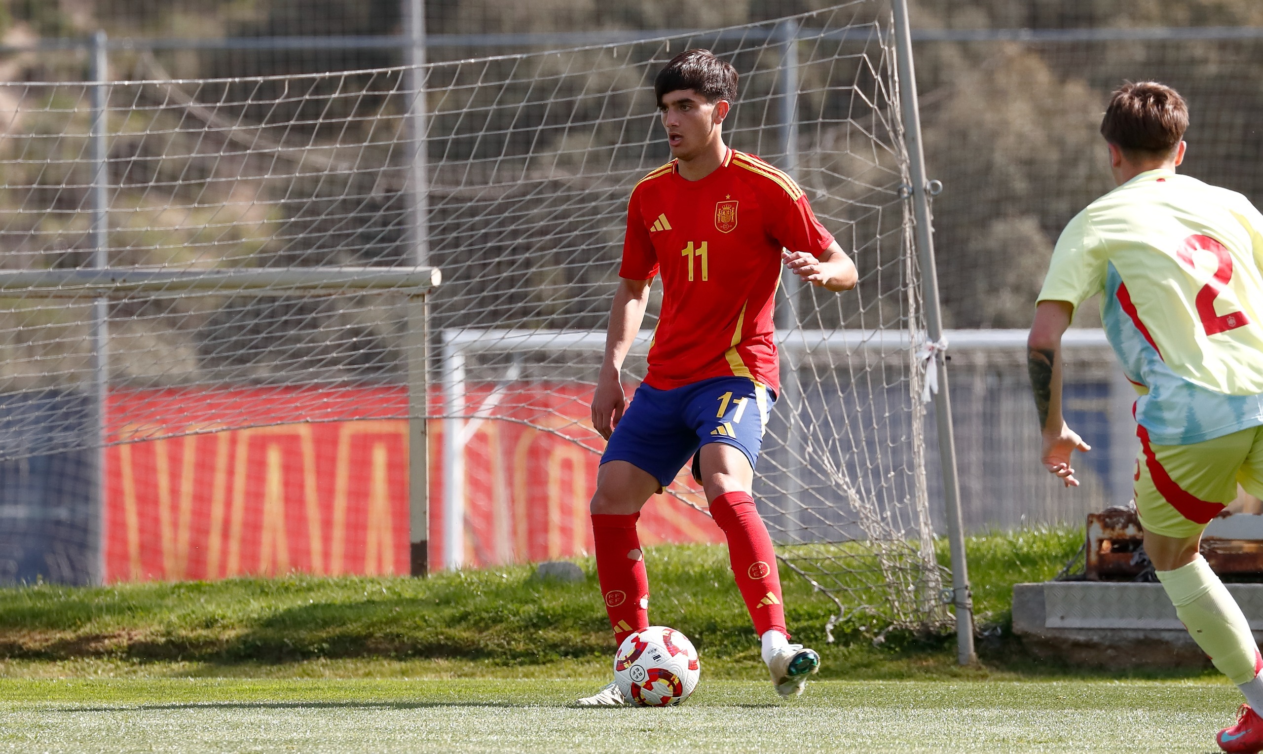 José Antonio, en un entrenamiento con la selección.