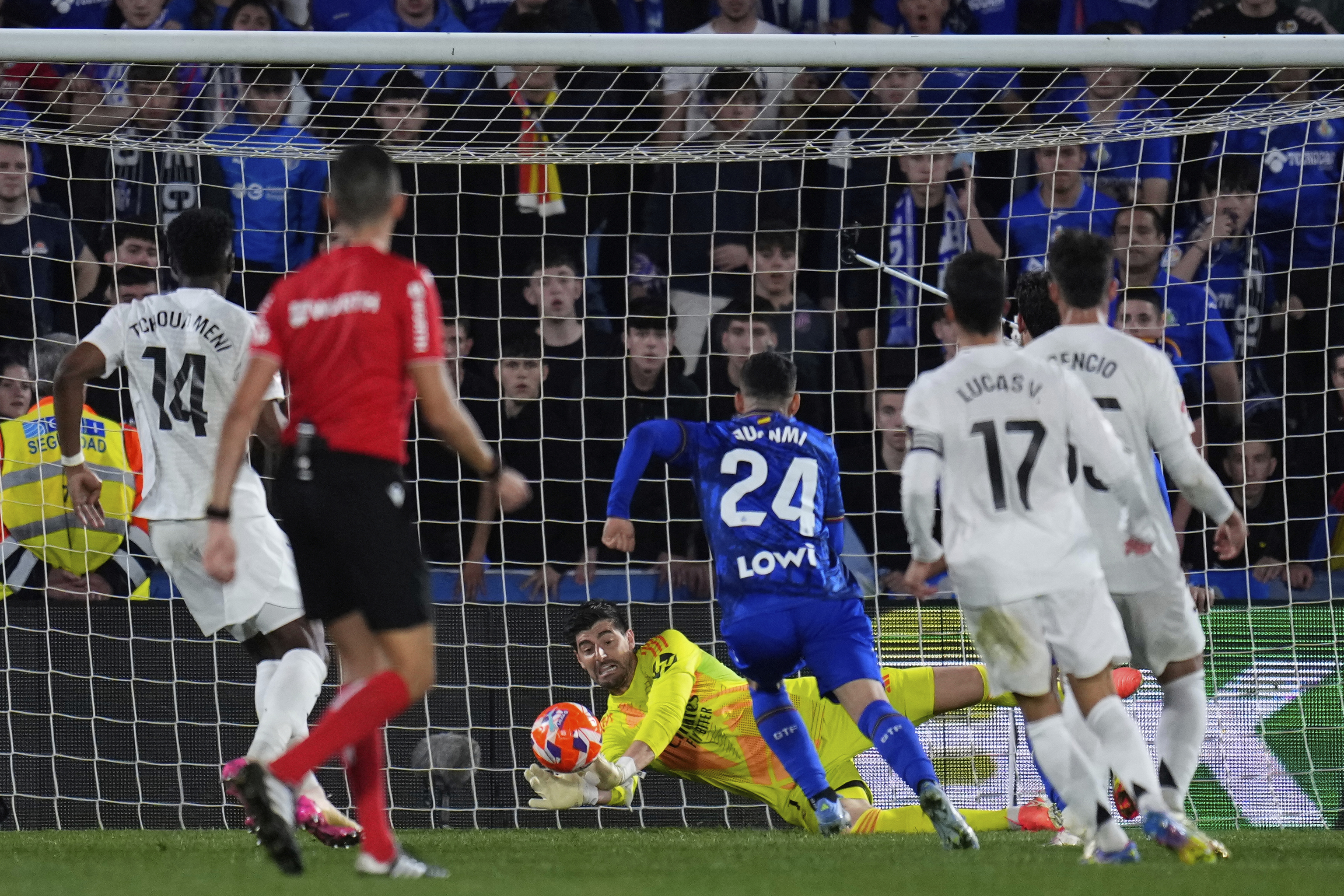 Una de las paradas de Courtois ante el Getafe.