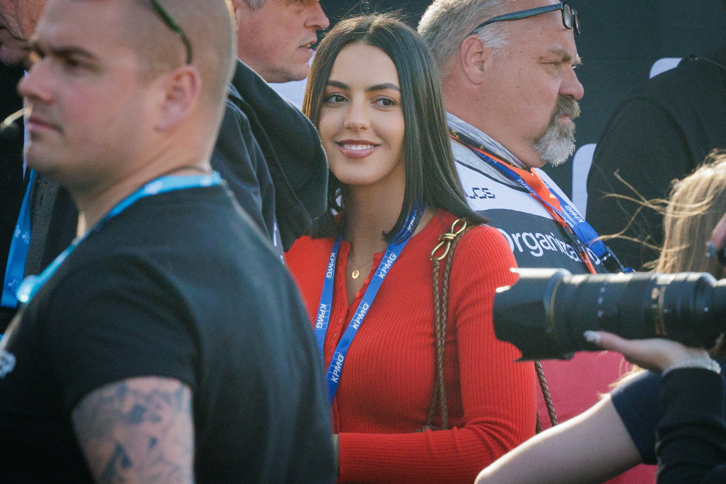 Oumi Rayane, esposa de Evenepoel, durante la Flecha Brabanzona.