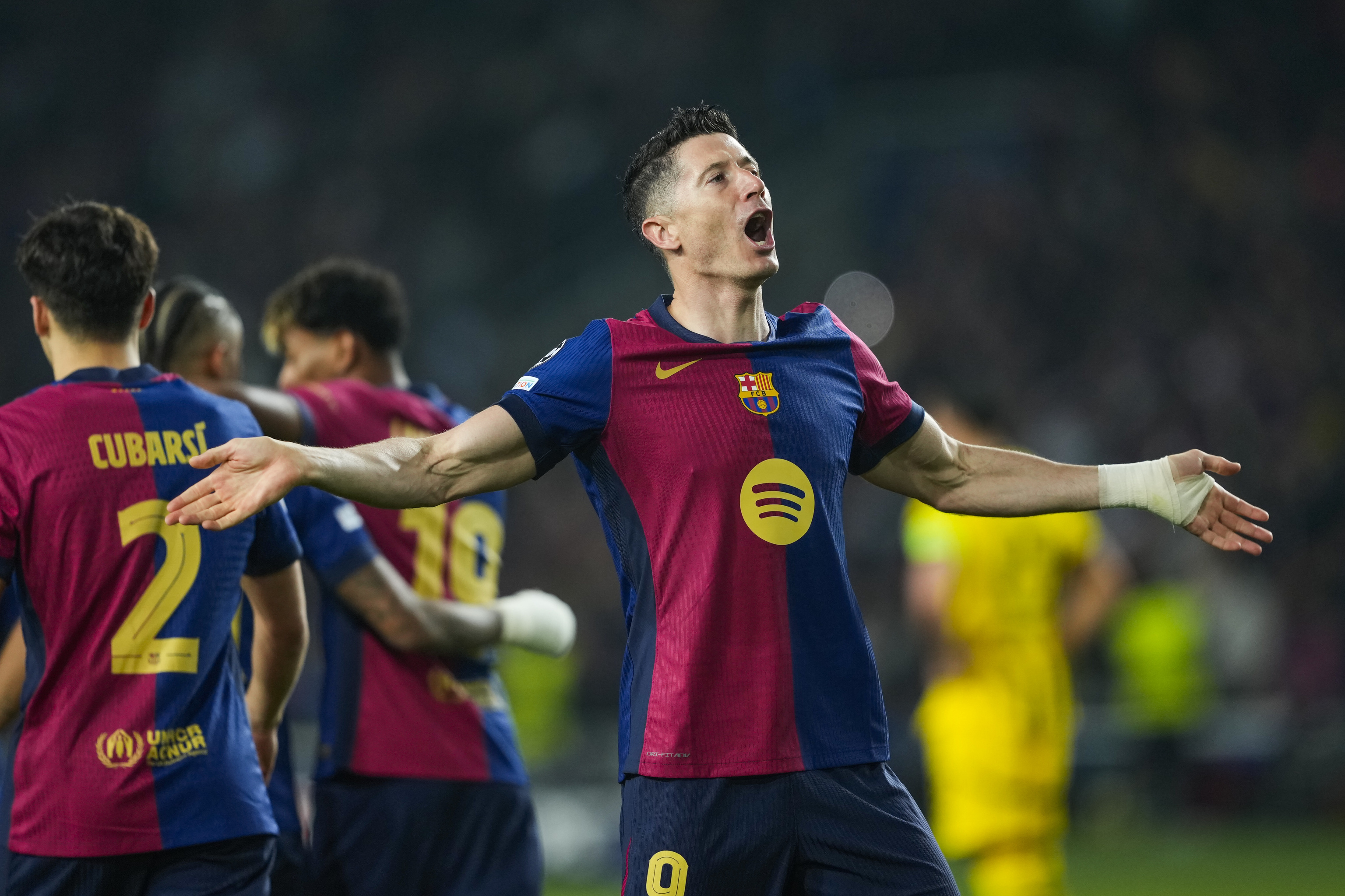 Lewandowski celebra el segundo tanto.