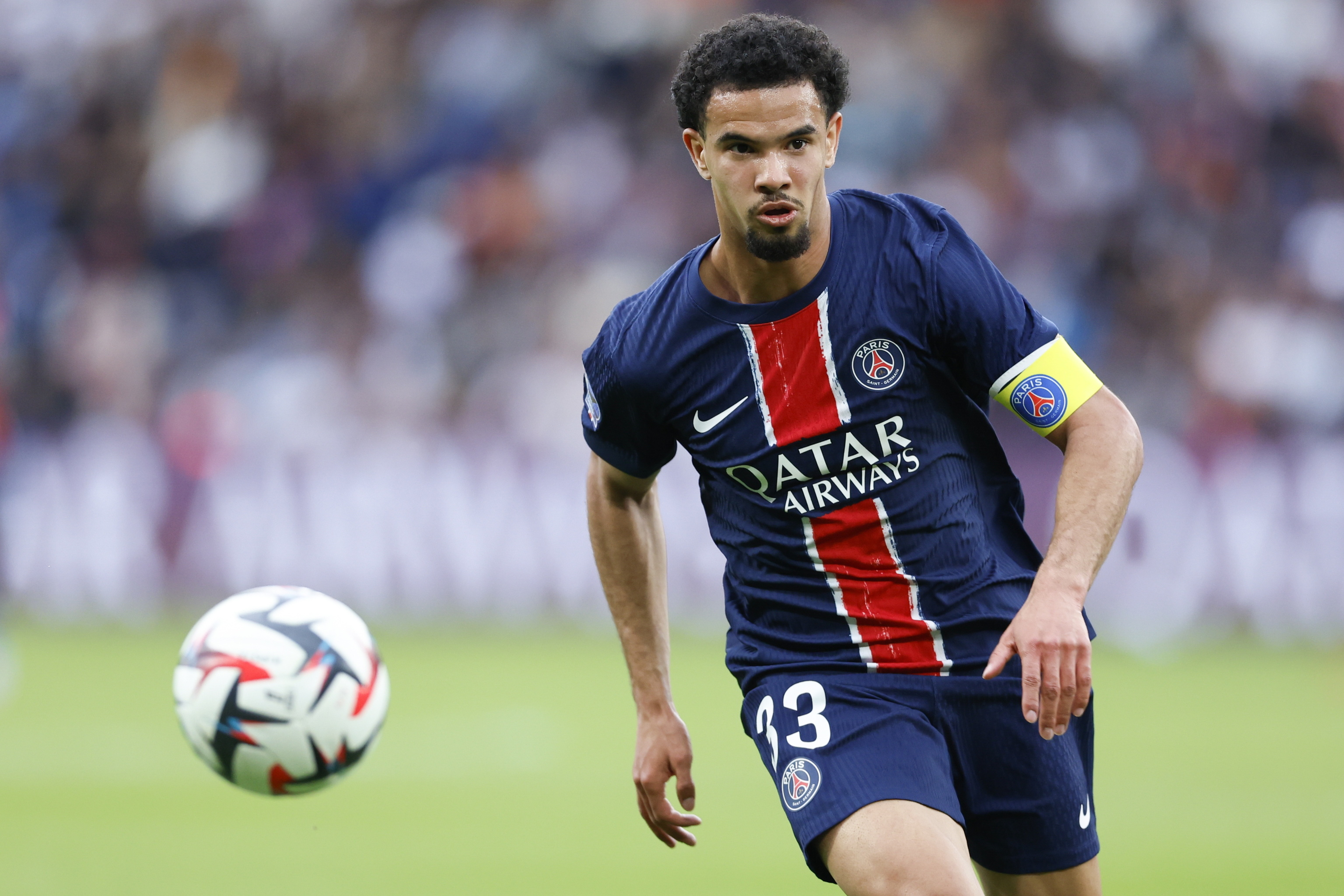 Zaïre Emery, en un partido de la liga francesa.