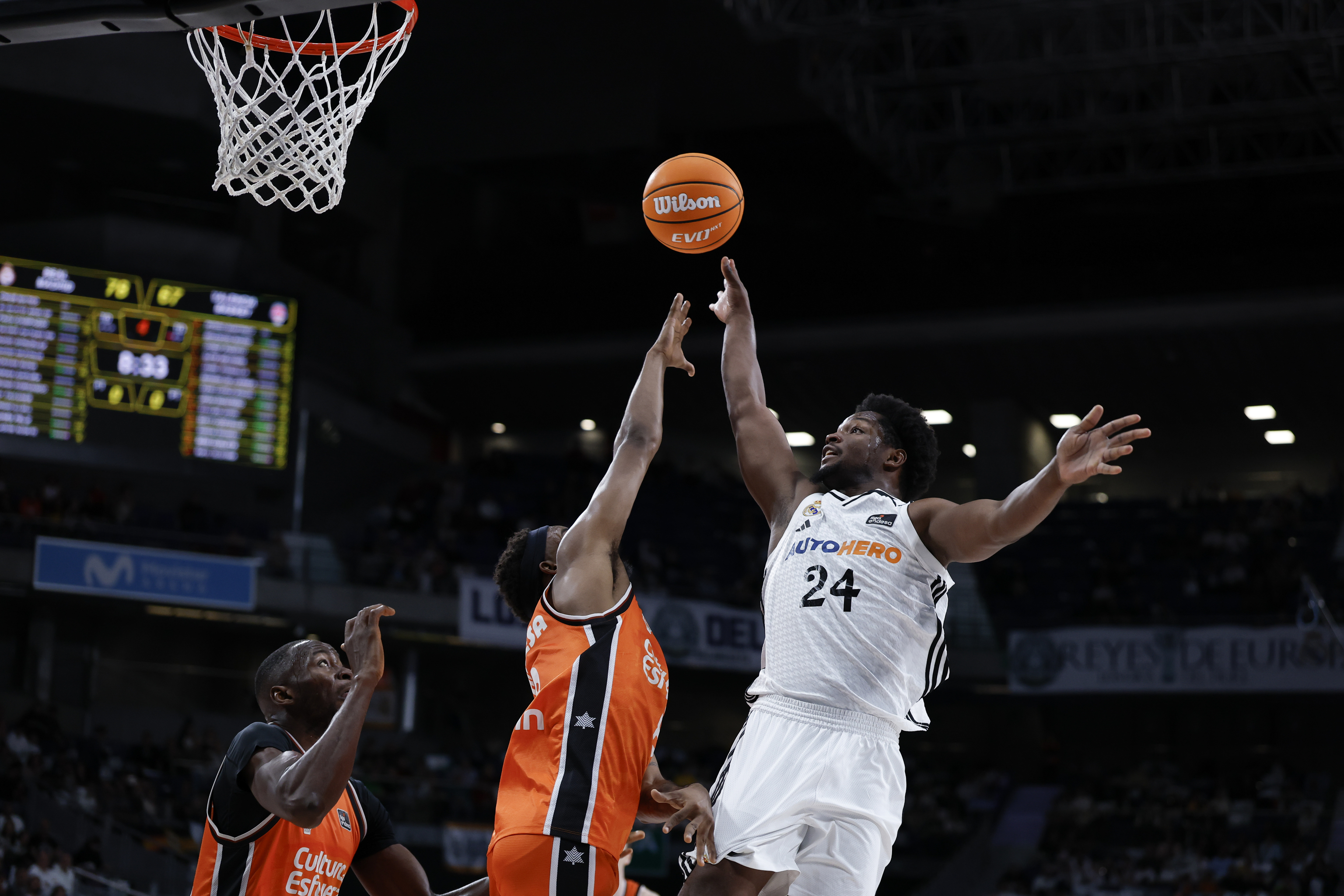 Andrés Feliz, ante el Valencia, en el Palacio.