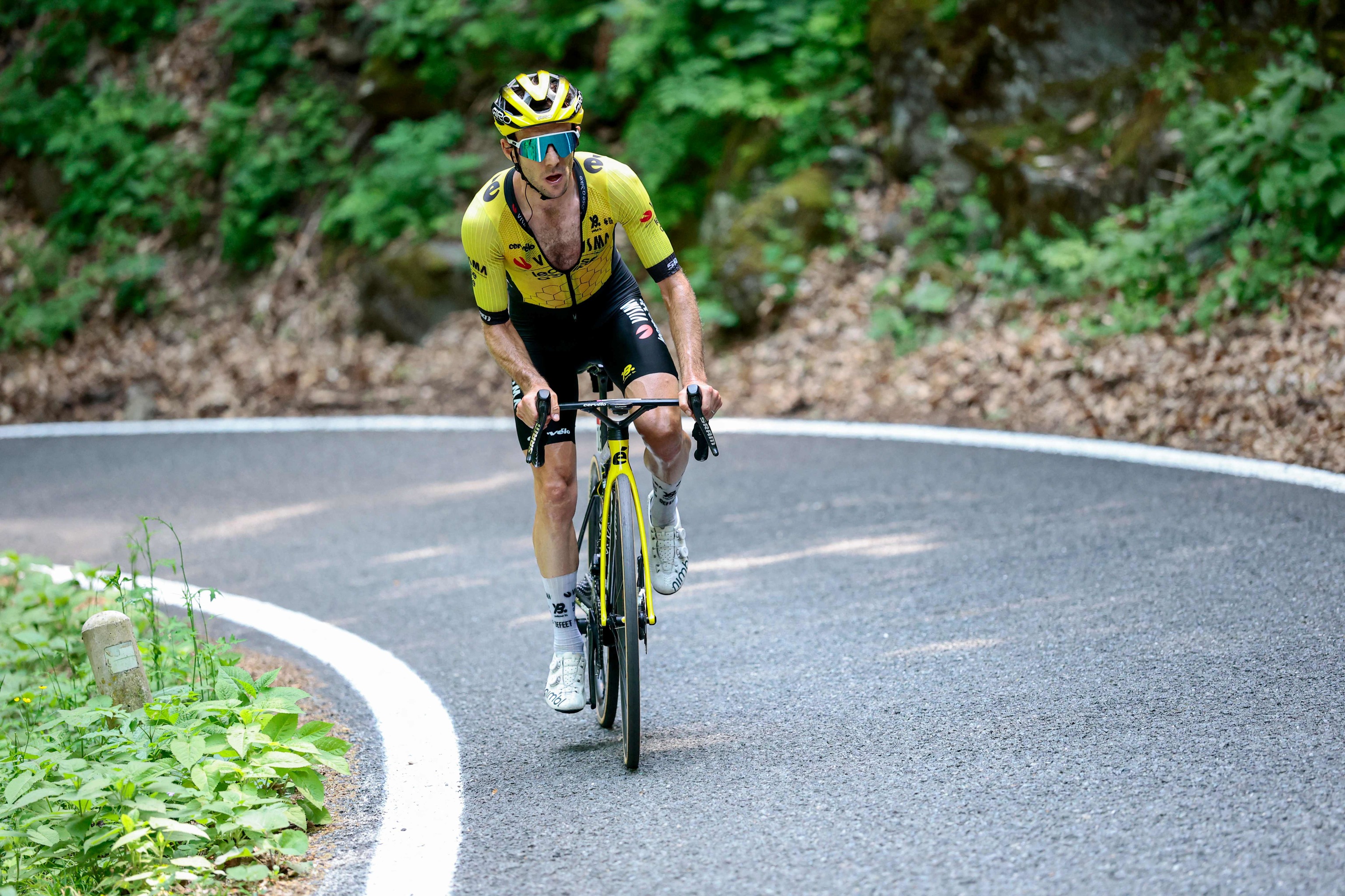 Simon Yates, en la subida a le Finestre.