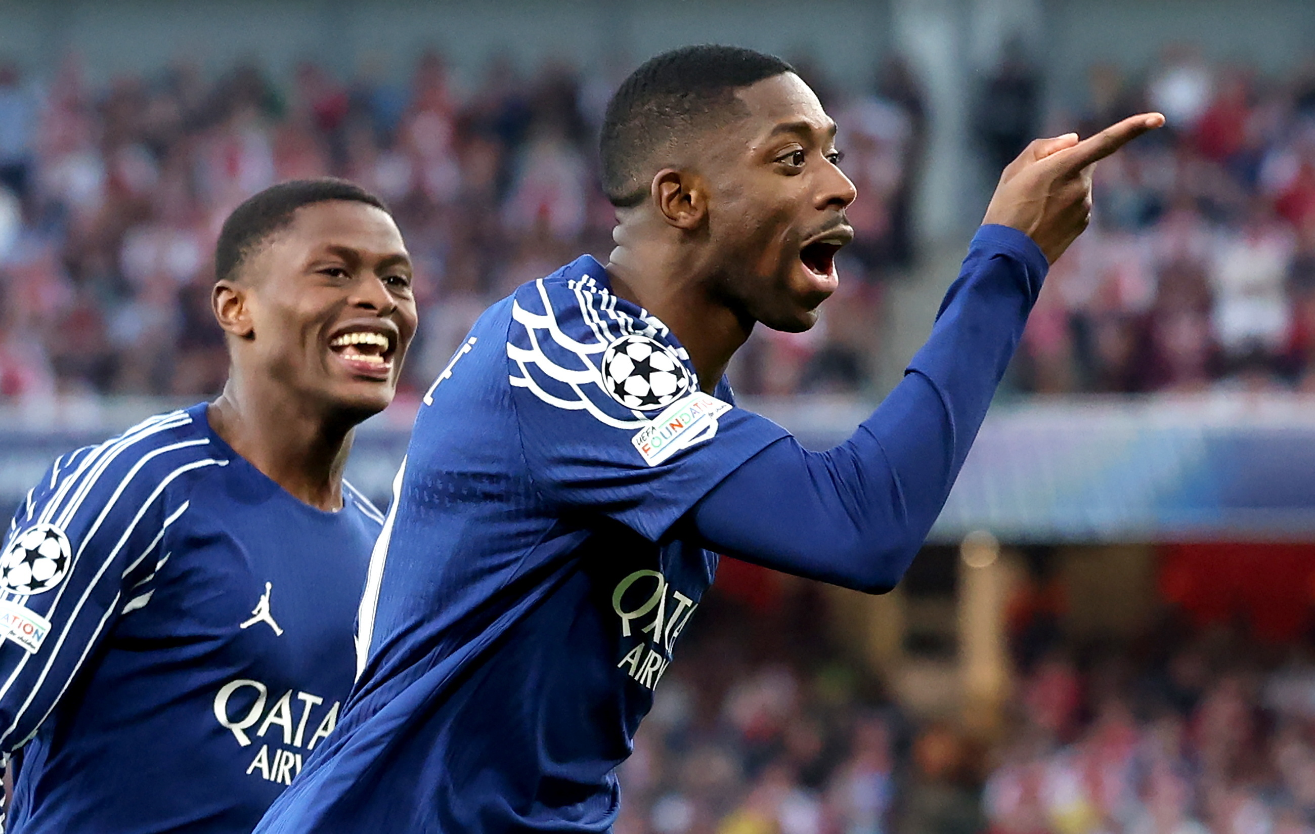 Dembélé celebra su gol en Londres.