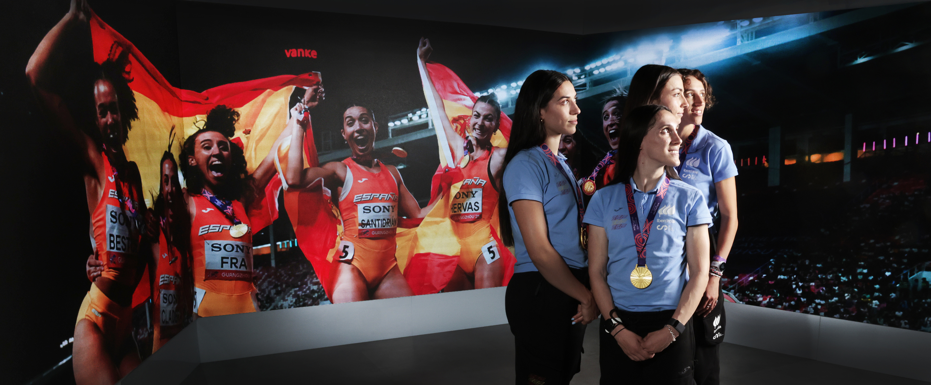 Sevilla, Santidrián, Fra y Hervás posan con sus medallas de oro.