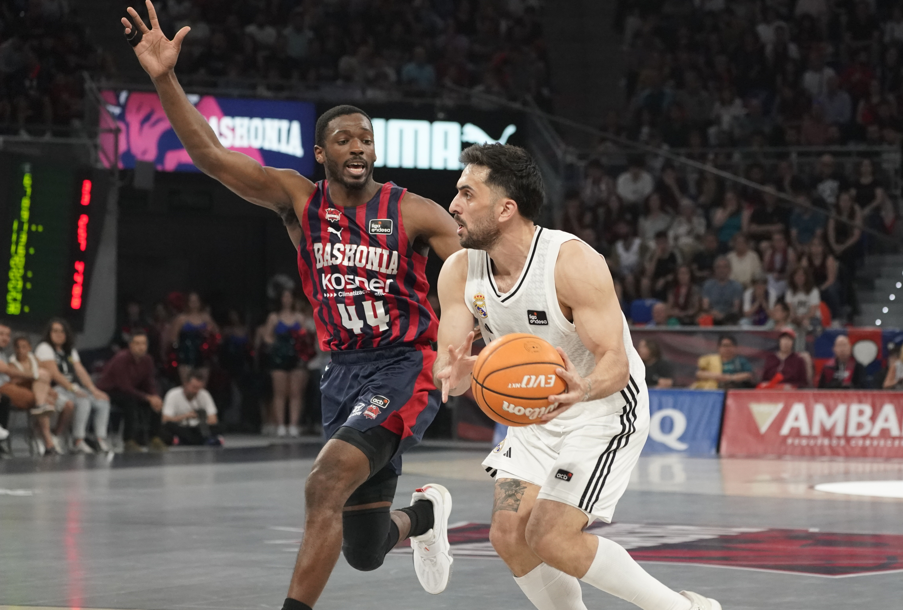 Campazzo, ante Baldwin.