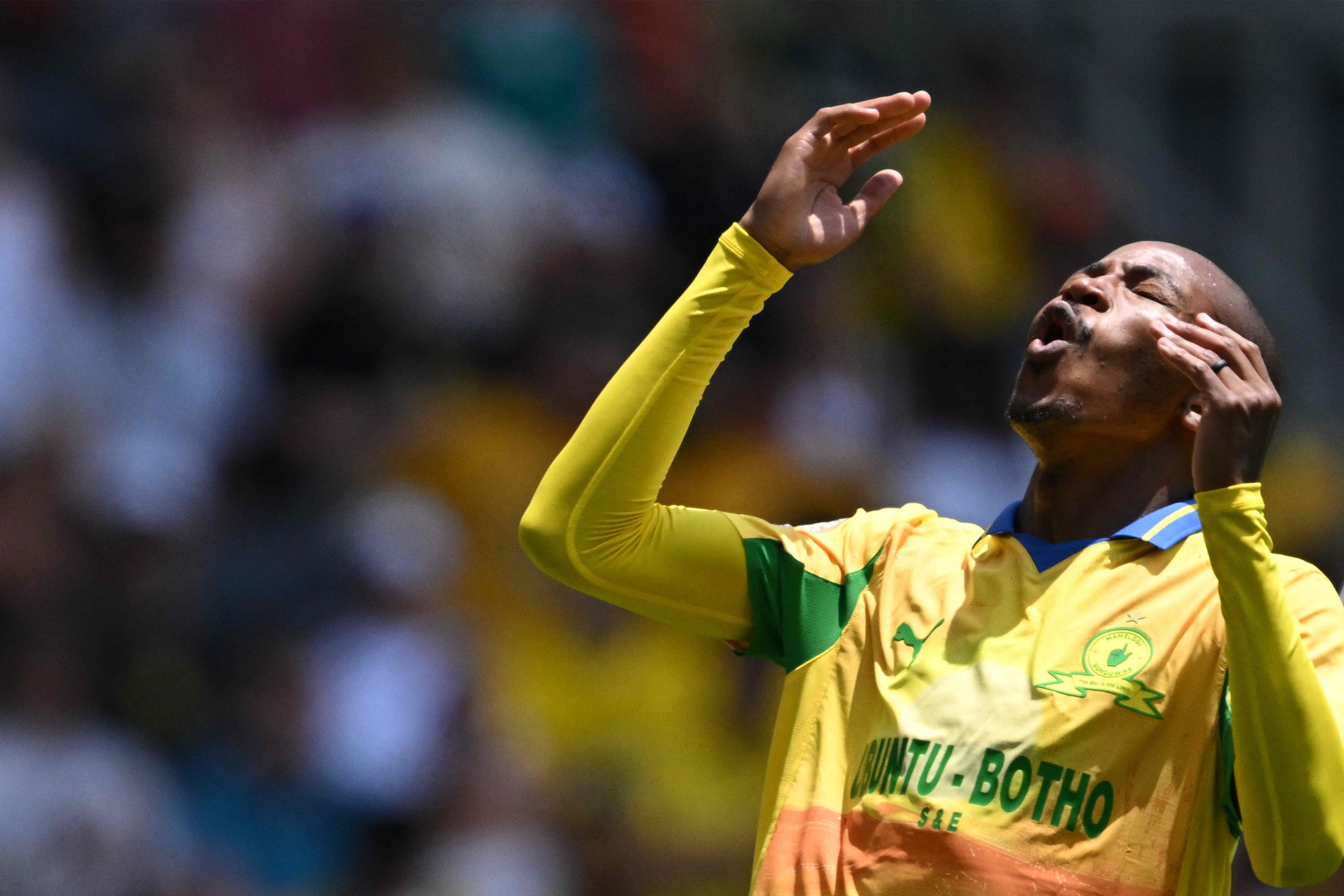 Thapelo Morena, tras errar una ocasión ante el Dortmund.