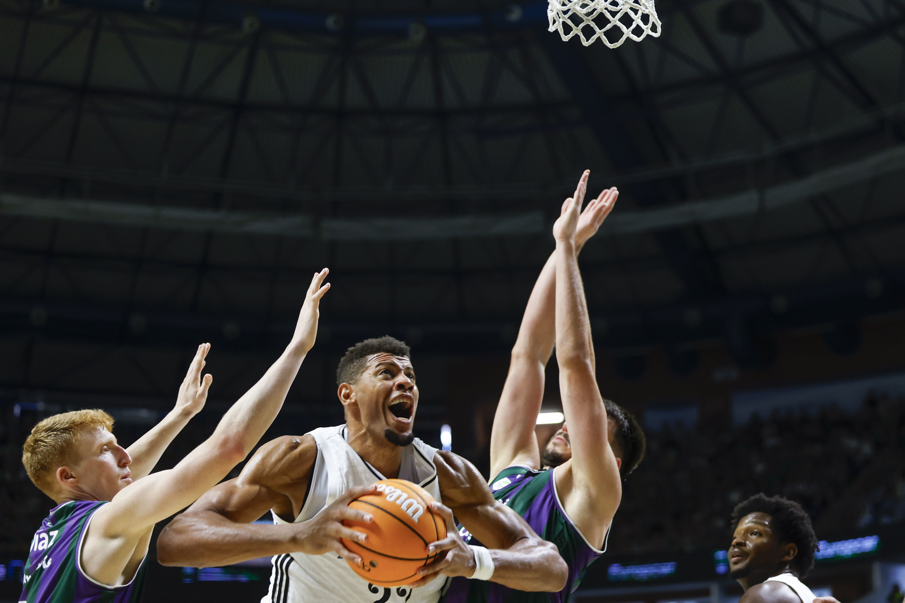 Tavares, en acción en el Carpena.