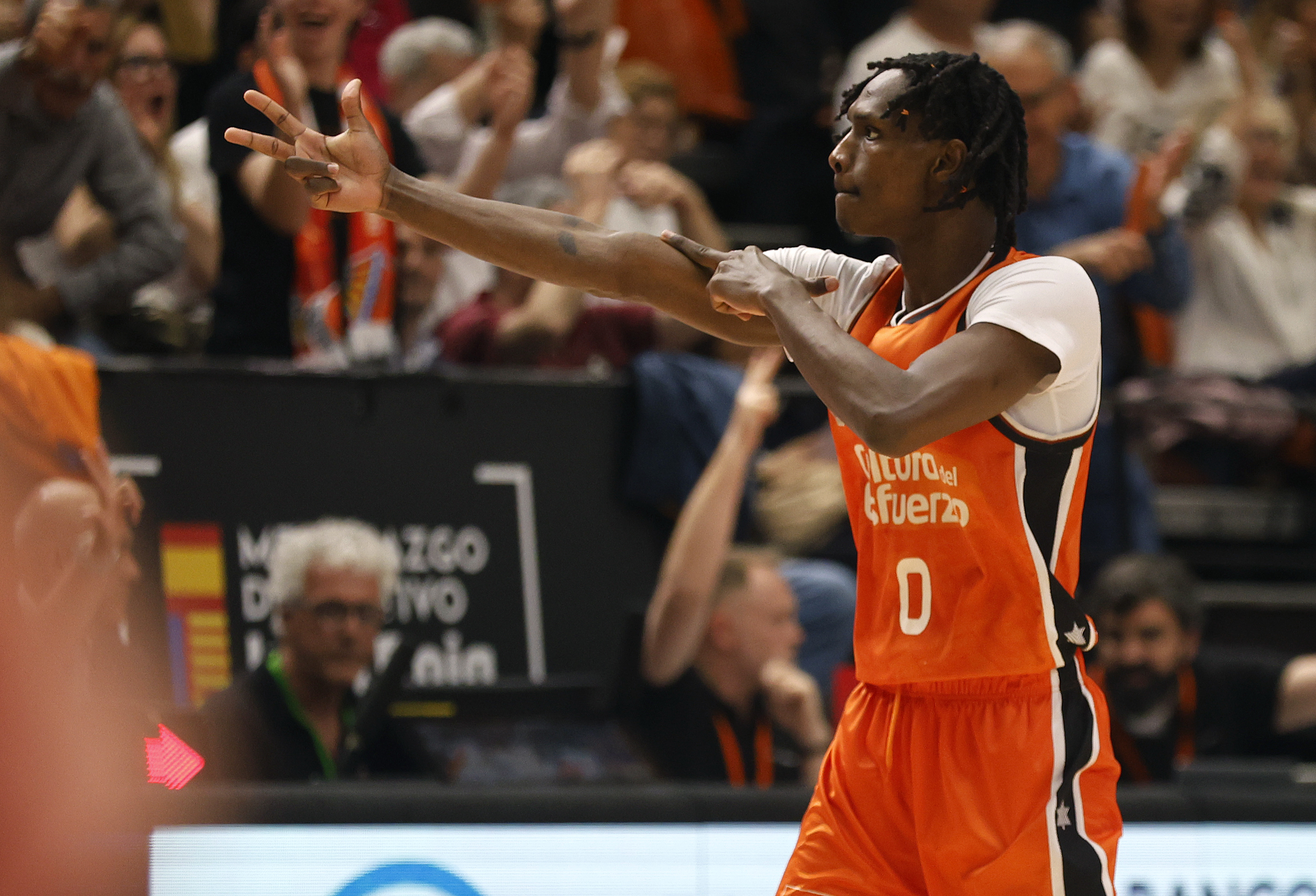 Brancou Badio, durante un partido reciente con el Valencia.