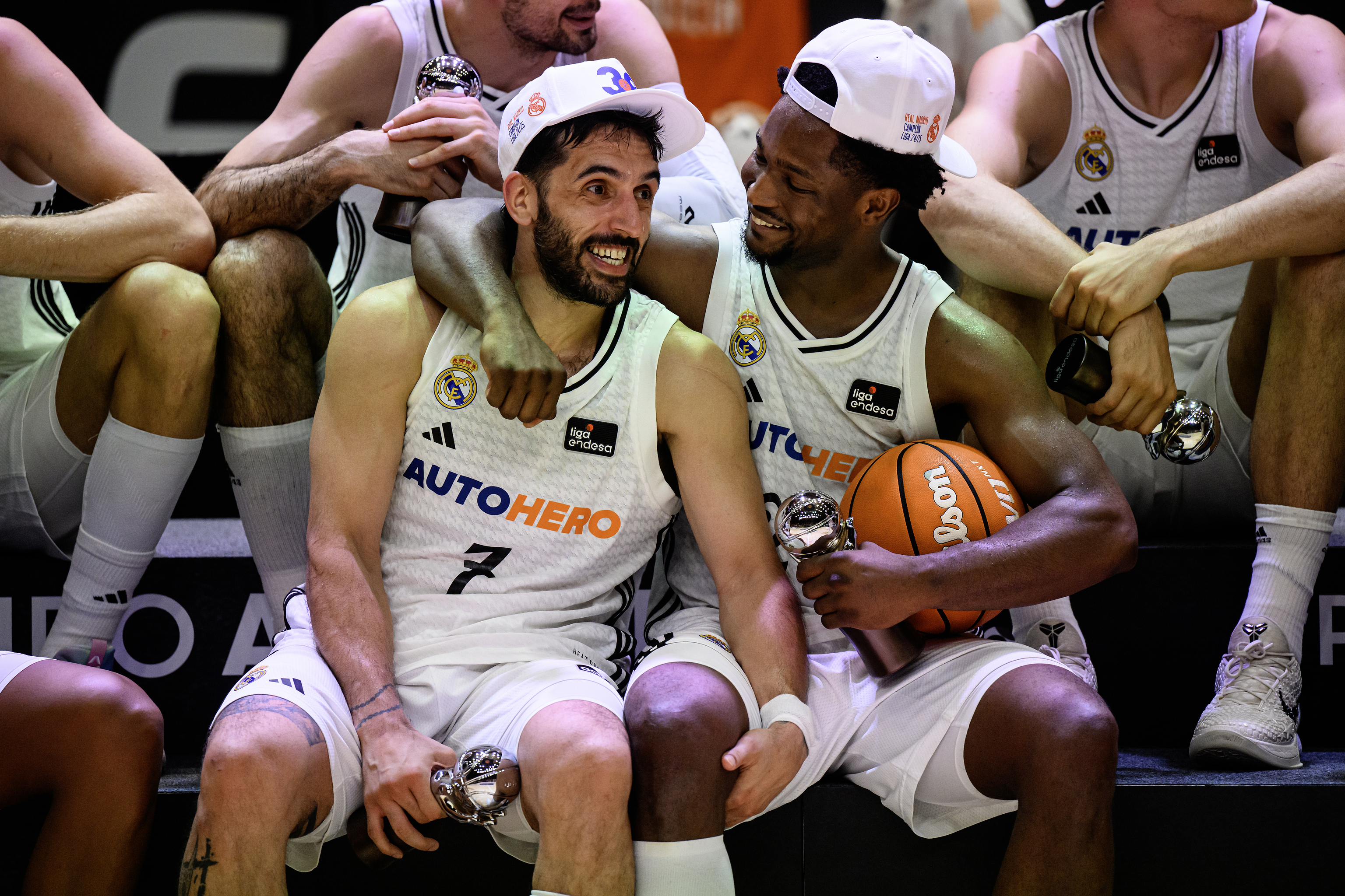Campazzo y Andrés Feliz, en la celebración en La Fonteta.