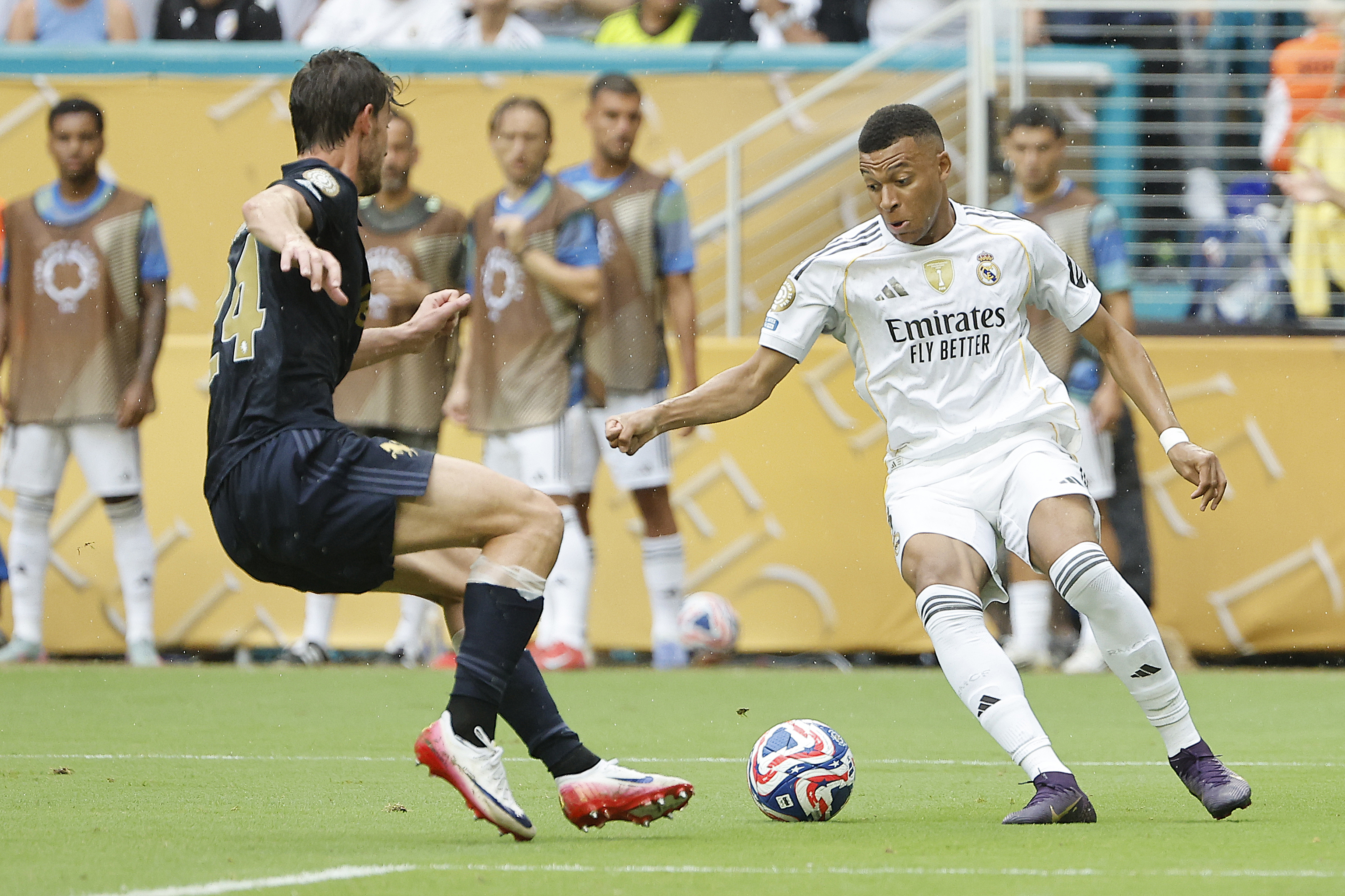 Mbappé, ante Rugani, el martes en Miami.