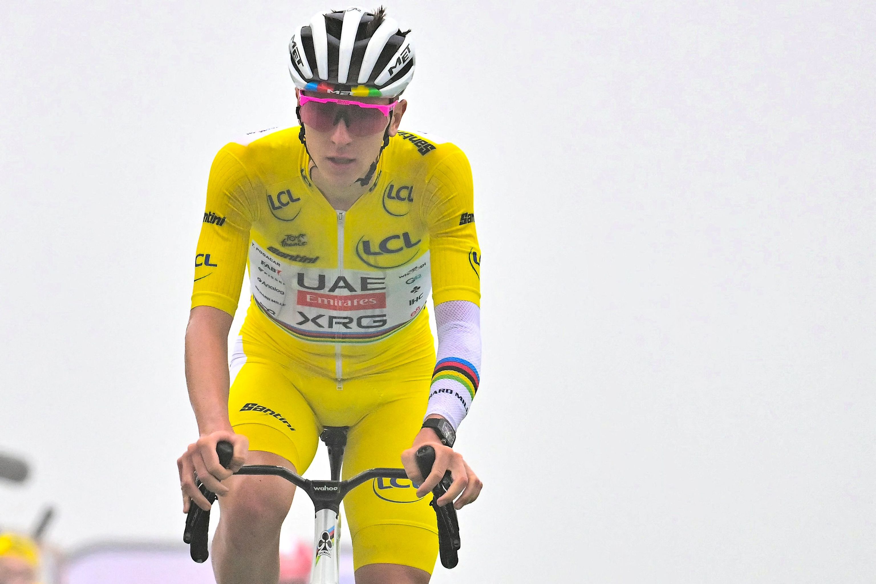 Pogacar, al llegar a la cima.