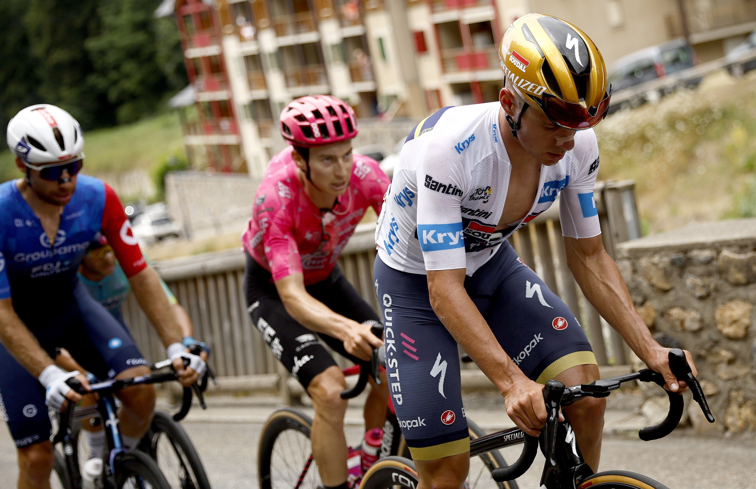 Evenepoel, durante la etapa entre Pau y Superbagneres, poco antes de abandonar.