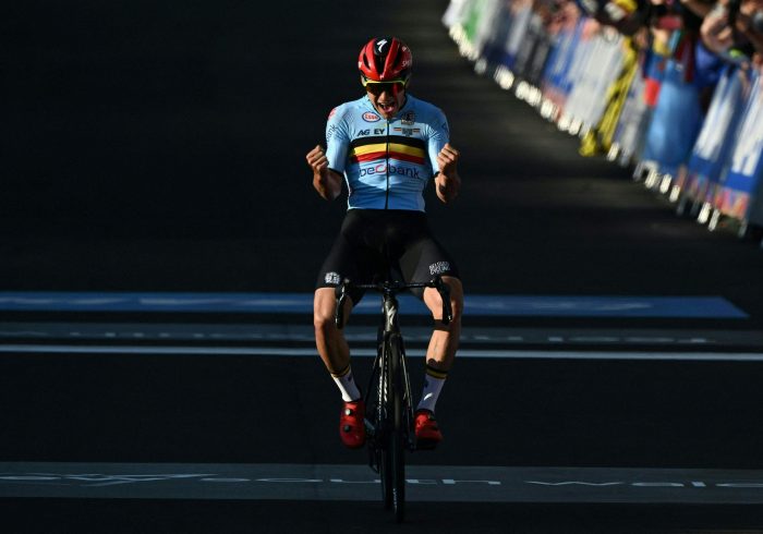 Remco Evenepoel se proclama campeón del mundo tras una fuga colosal