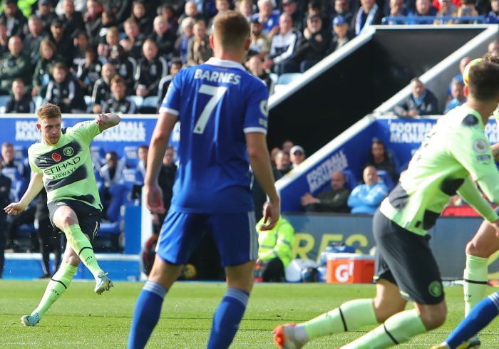 De Bruyne, con un golazo de falta, cubre la ausencia de Haaland