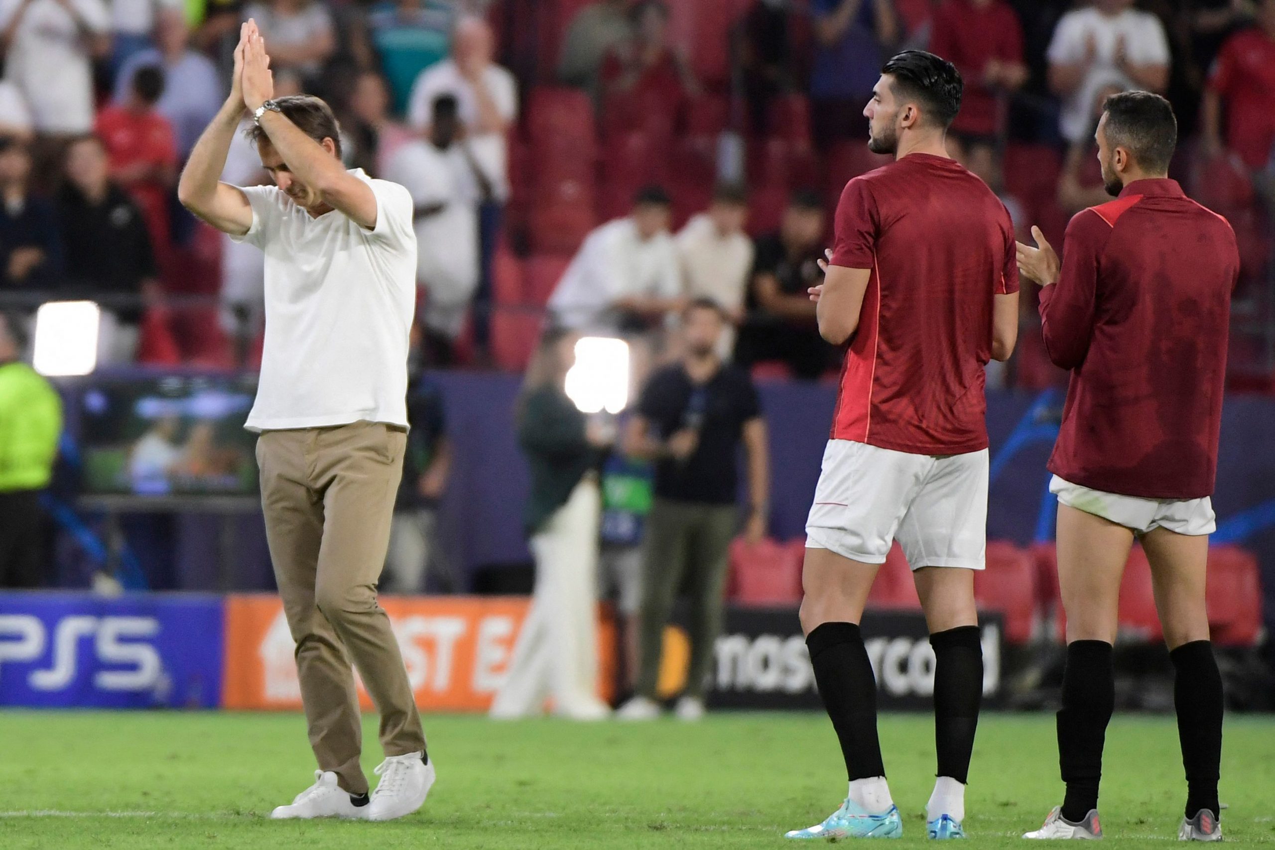 El emotivo adiós de Lopetegui: de los gritos contra Castro al abrazo con 'Monchi'