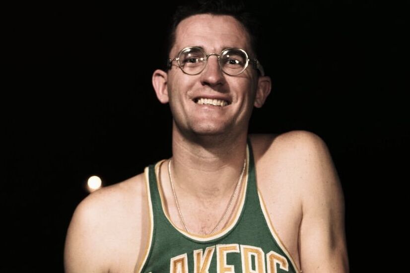 George Mikan, la primera estrella de los Lakers y el primer gran pívot dominador