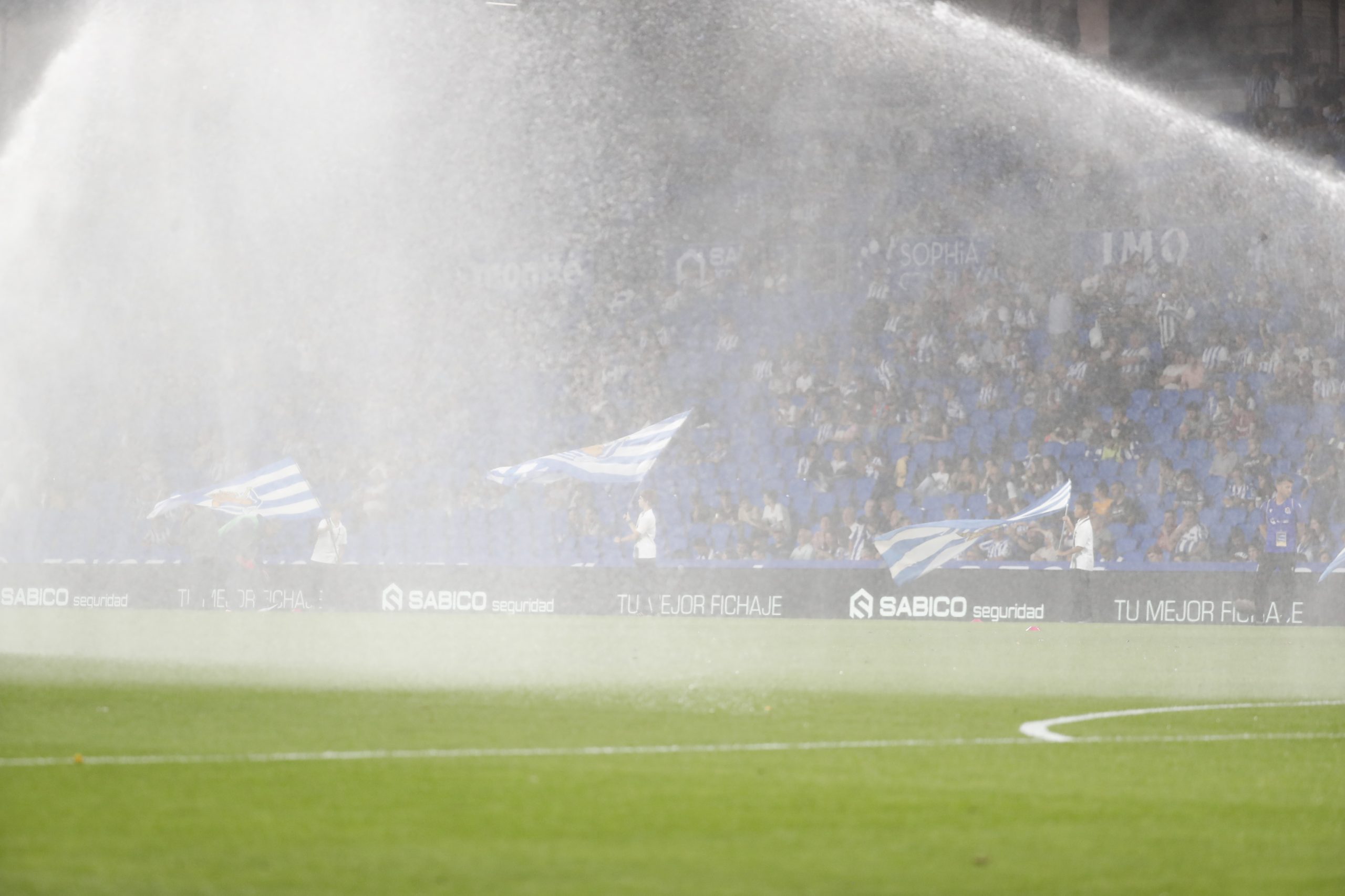 Muere un socio de la Real Sociedad tras ser evacuado antes del partido ante el Mallorca