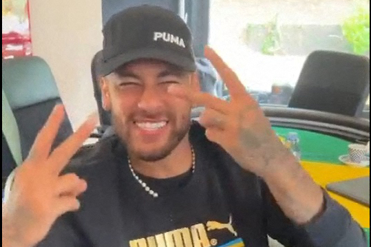 Neymar no votará a Bolsonaro porque no pidió la documentación