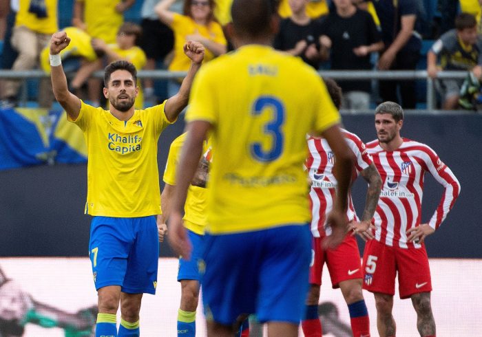 Otro trágico descuento del Atlético: ni la rabia de Joao Félix evita la debacle en Cádiz