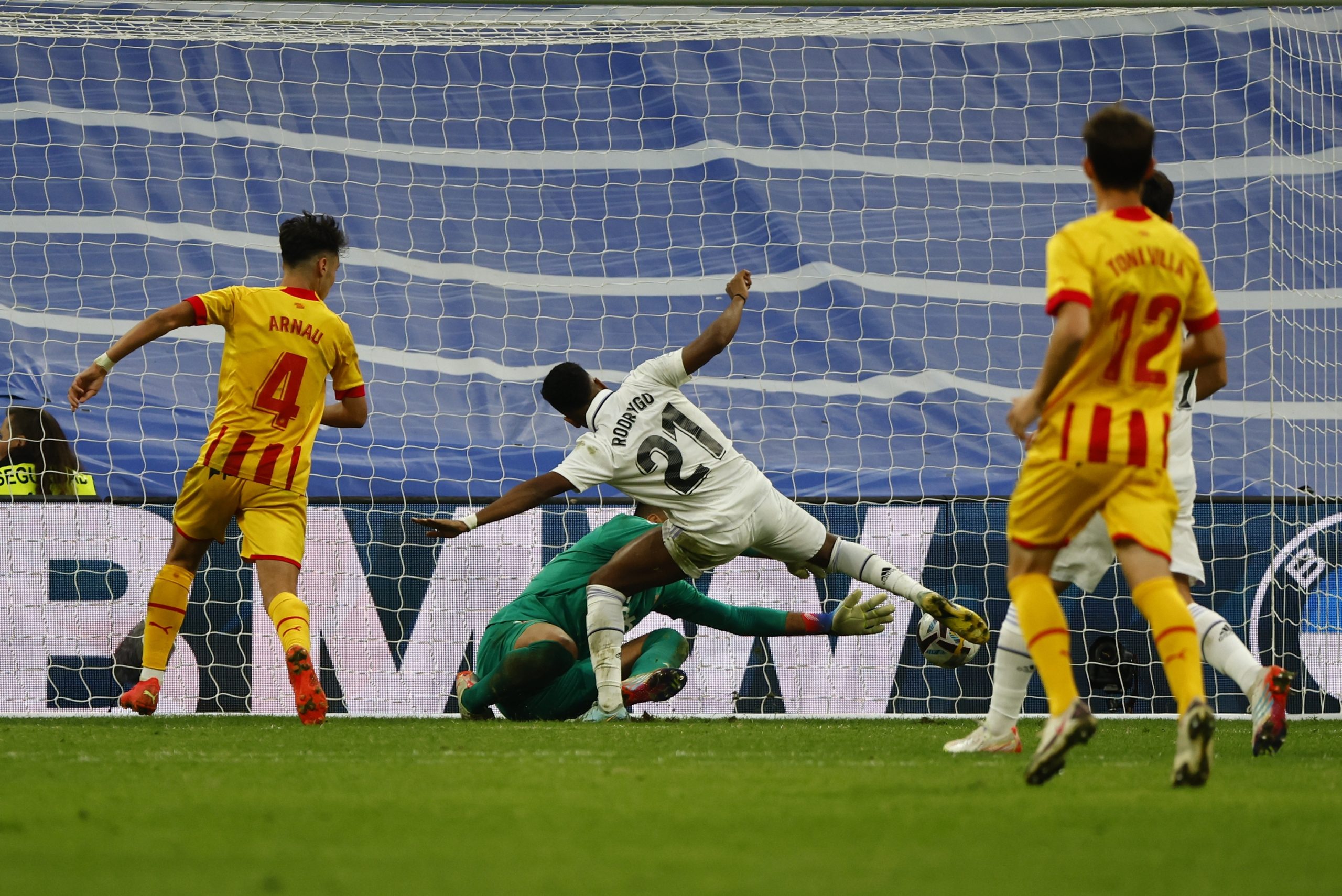 Un espeso Real Madrid cede ante el Girona su segundo empate en el Bernabéu