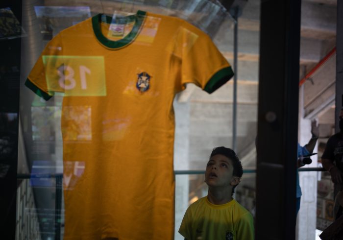 Brasil redescubre a Pelé: "Este país es así, se acuerda de sus ídolos cuando mueren"