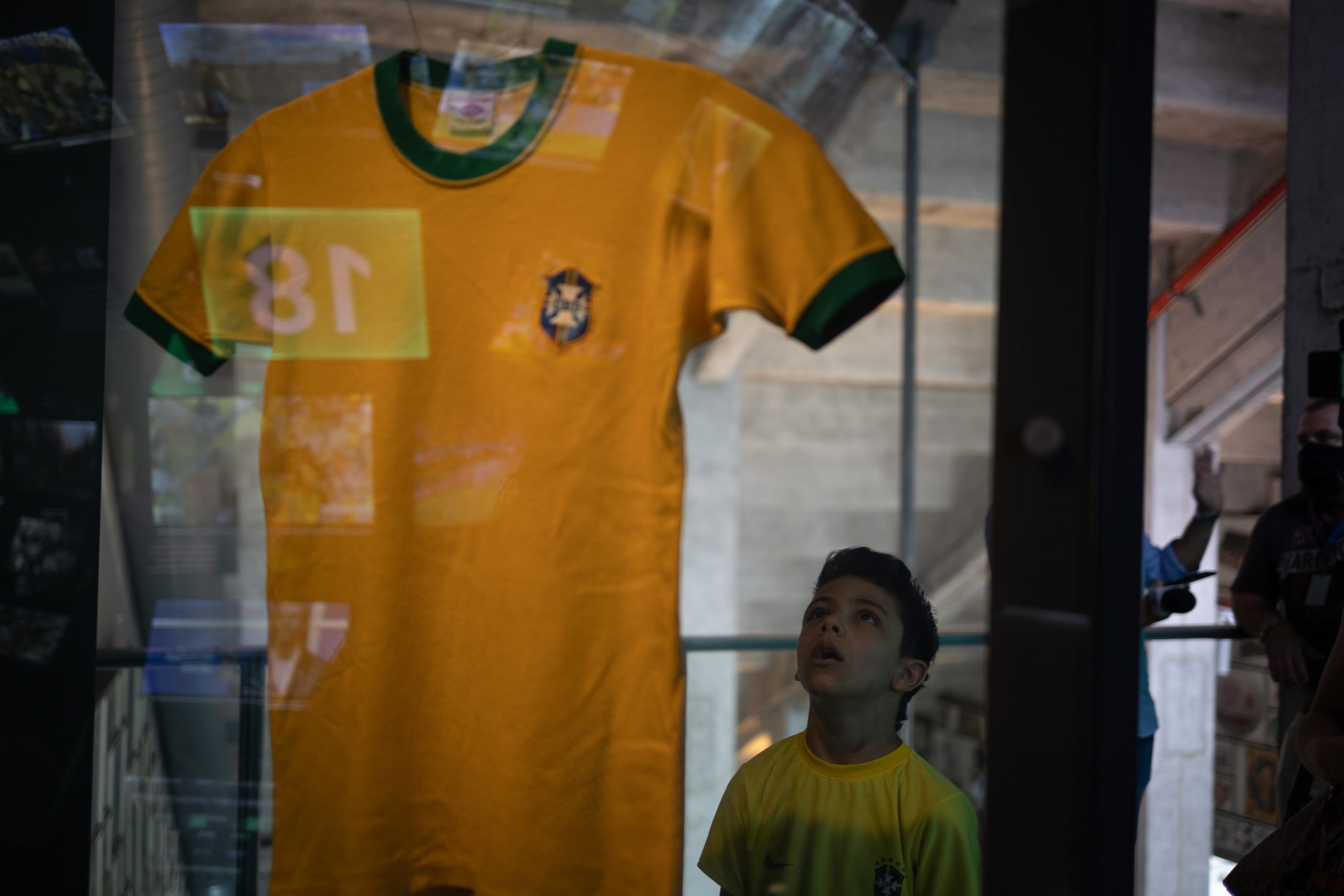 Brasil redescubre a Pelé: "Este país es así, se acuerda de sus ídolos cuando mueren"
