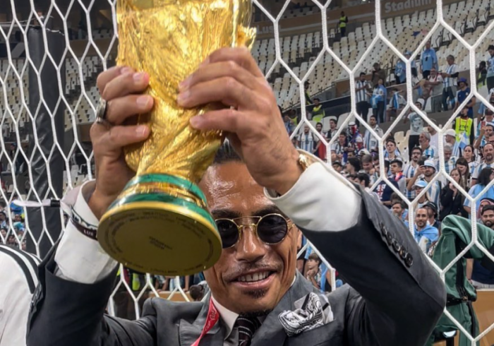 La FIFA expedienta al chef Salt Bae por levantar la Copa del Mundo tras el triunfo de Argentina