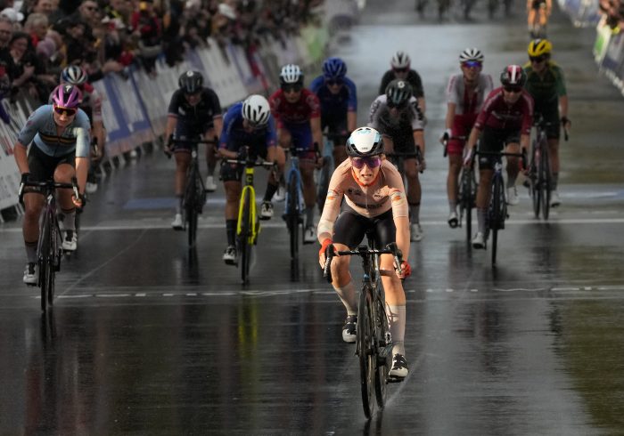 Van Vleuten o cómo rubricar hazañas derrotando al dolor