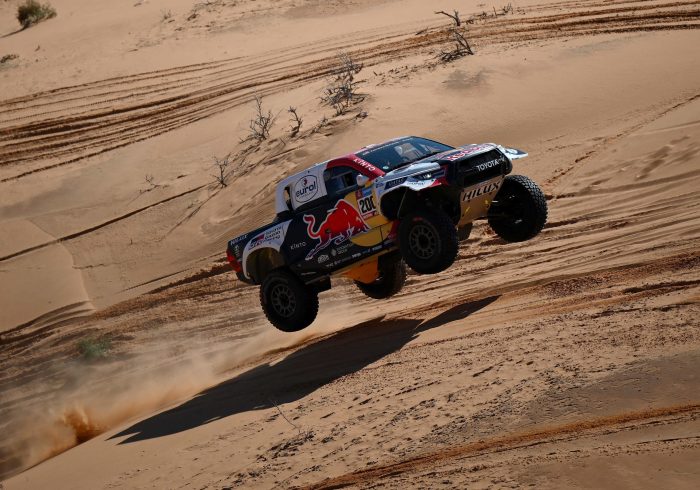 Al-Attiyah gana la quinta etapa del Dakar por delante de Carlos Sainz