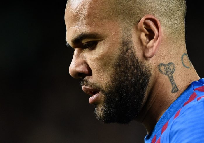 Dani Alves pide restringir las visitas a la cárcel para rebajar la presión mediática