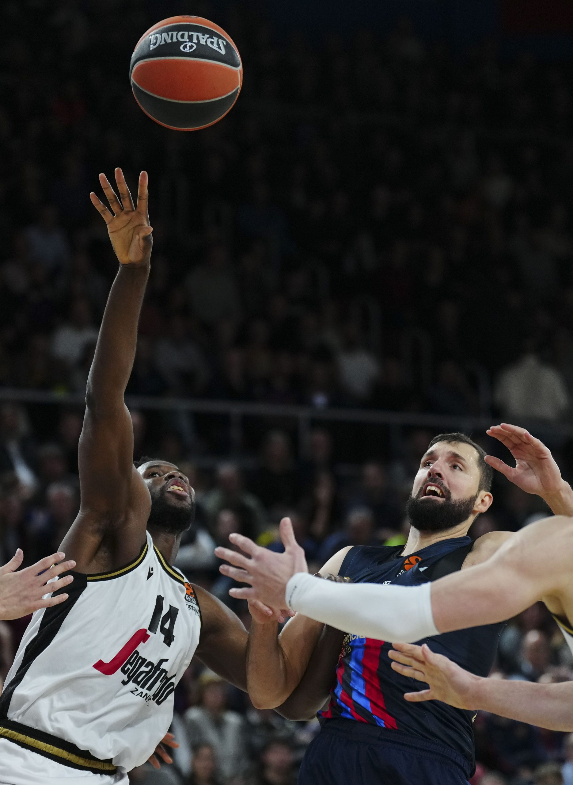 El Barça se cobra al revancha ante el Villeurbanne con un fantástico Mirotic