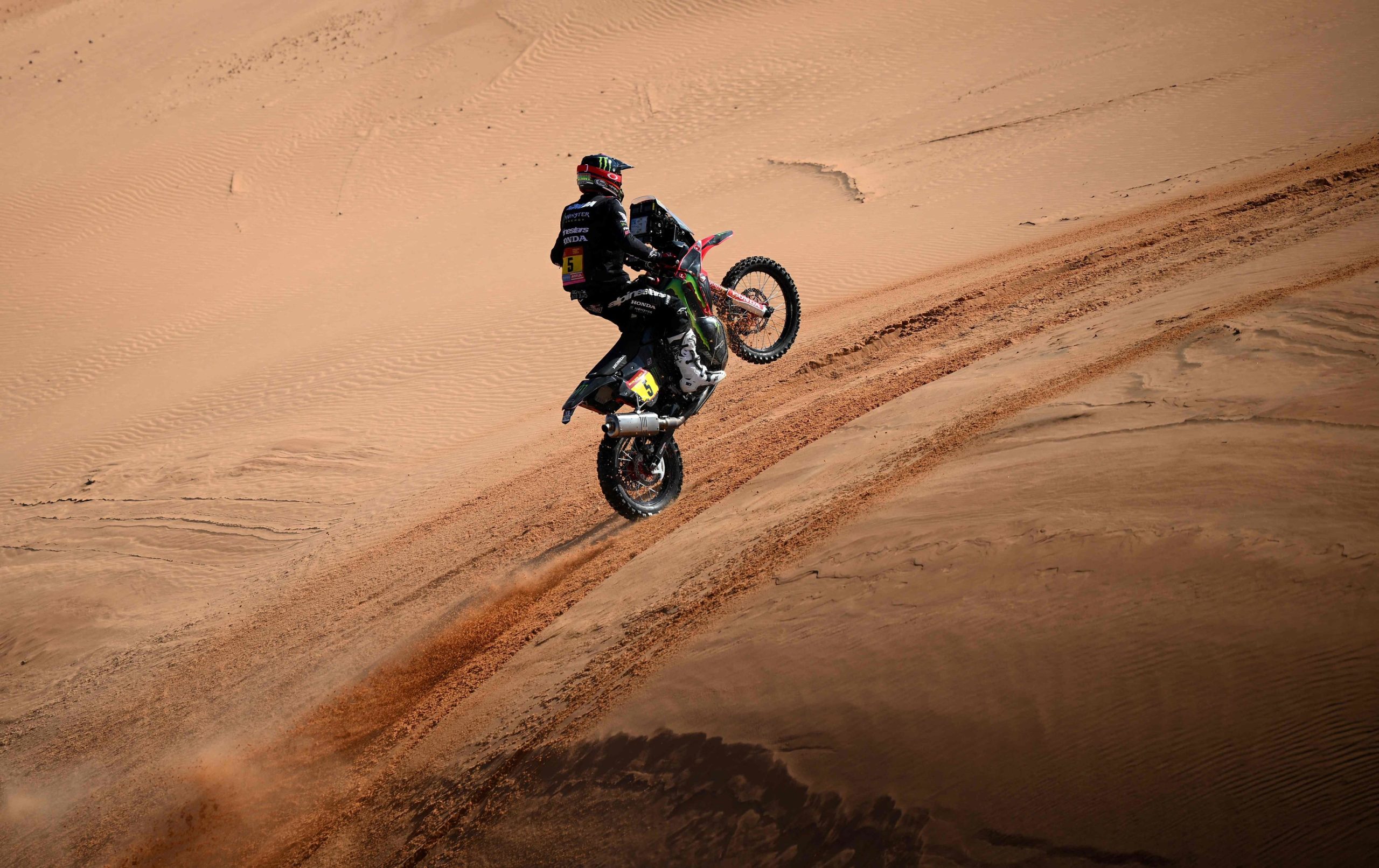 El español Joan Barreda abandona el Dakar tras ser evacuado en helicóptero al hospital después de una caída