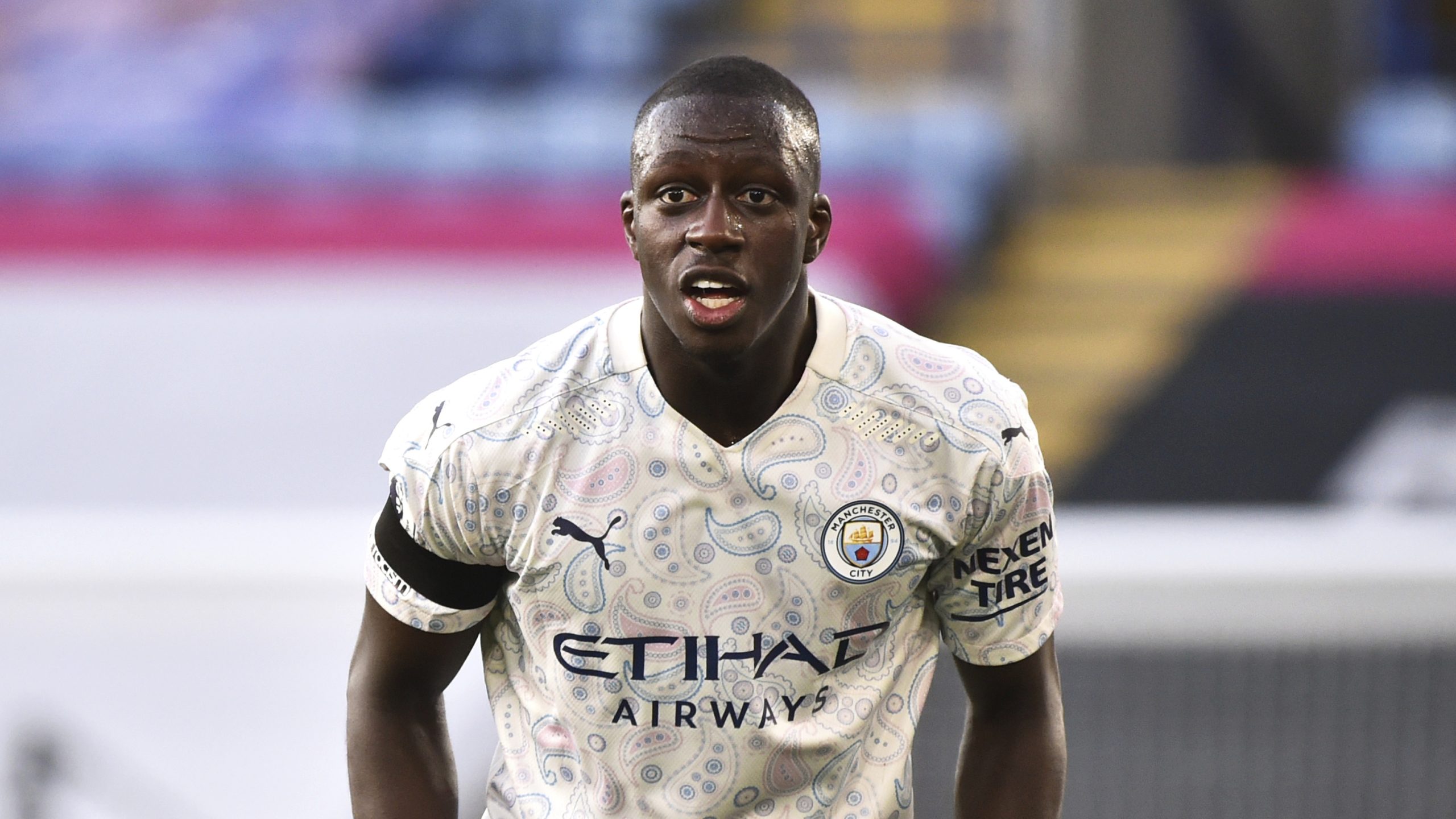 El jugador del Manchester City Benjamin Mendy es declarado no culpable de seis cargos de violación y uno de agresión sexual