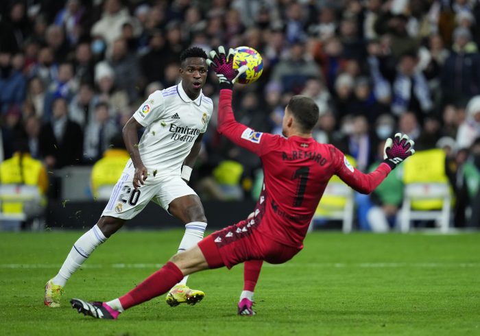 El Madrid se topa con una heroica Real y queda a cinco puntos del liderato