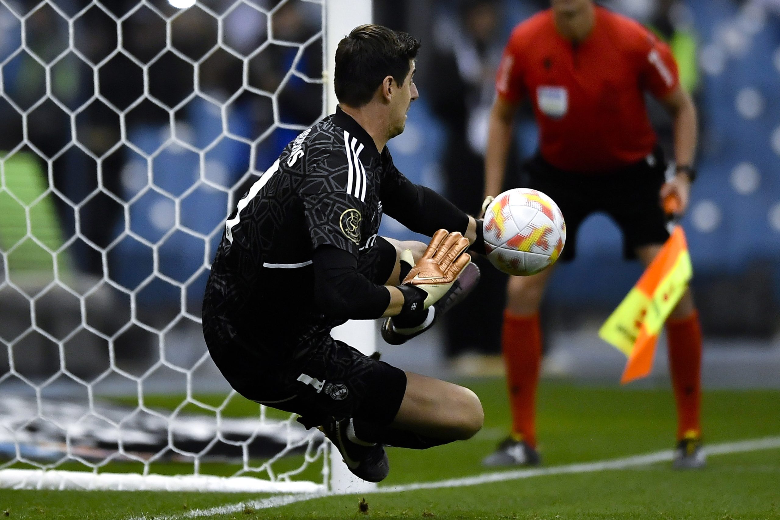 Los vídeos espía de Courtois y el idilio de Karim Benzema con la Supercopa